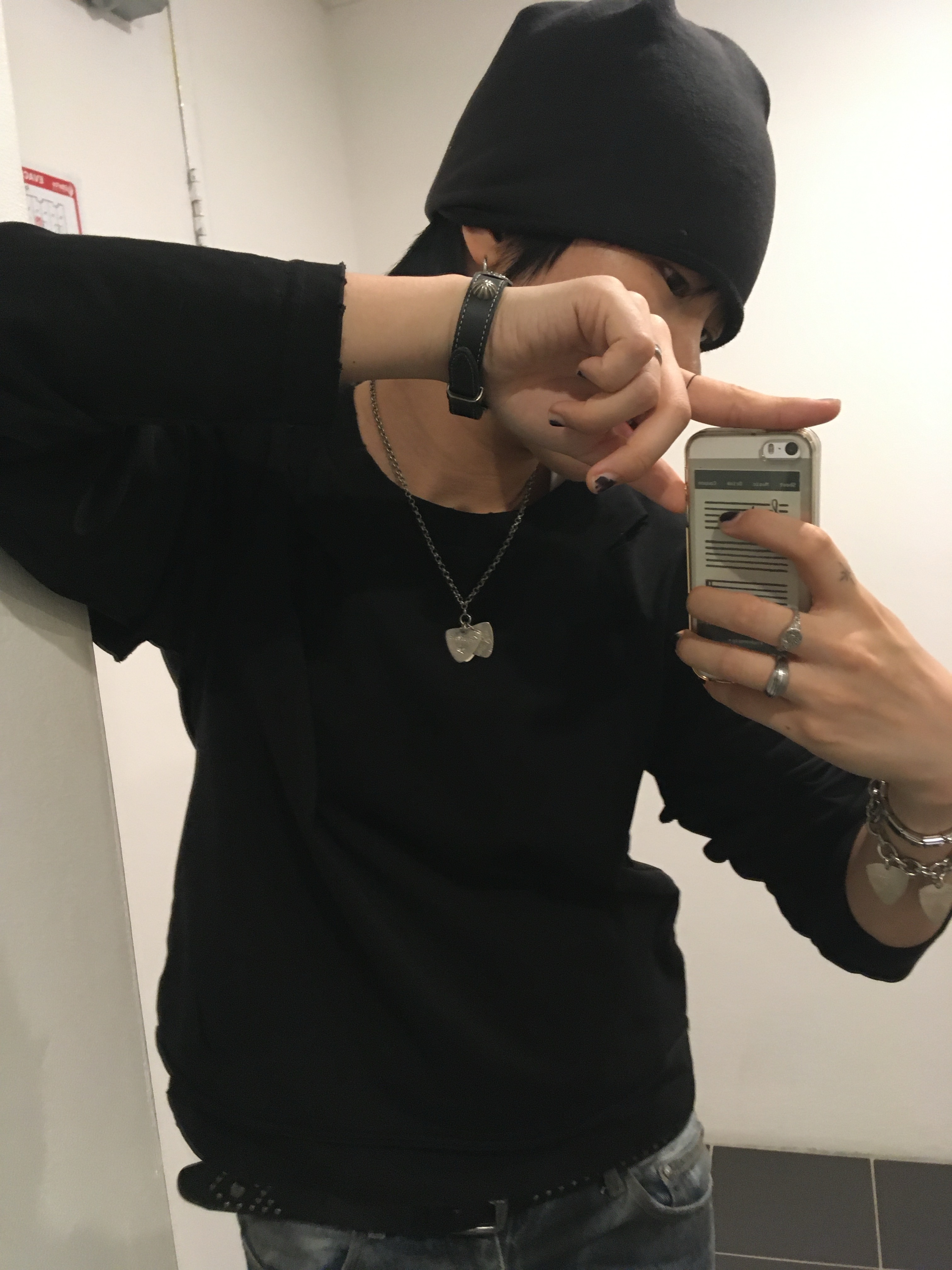 ETCE Damage Layered L/S Tee Black, (W) Hysteric Glamour On Skull Pick Necklace Silver 착용 스타일 - 1