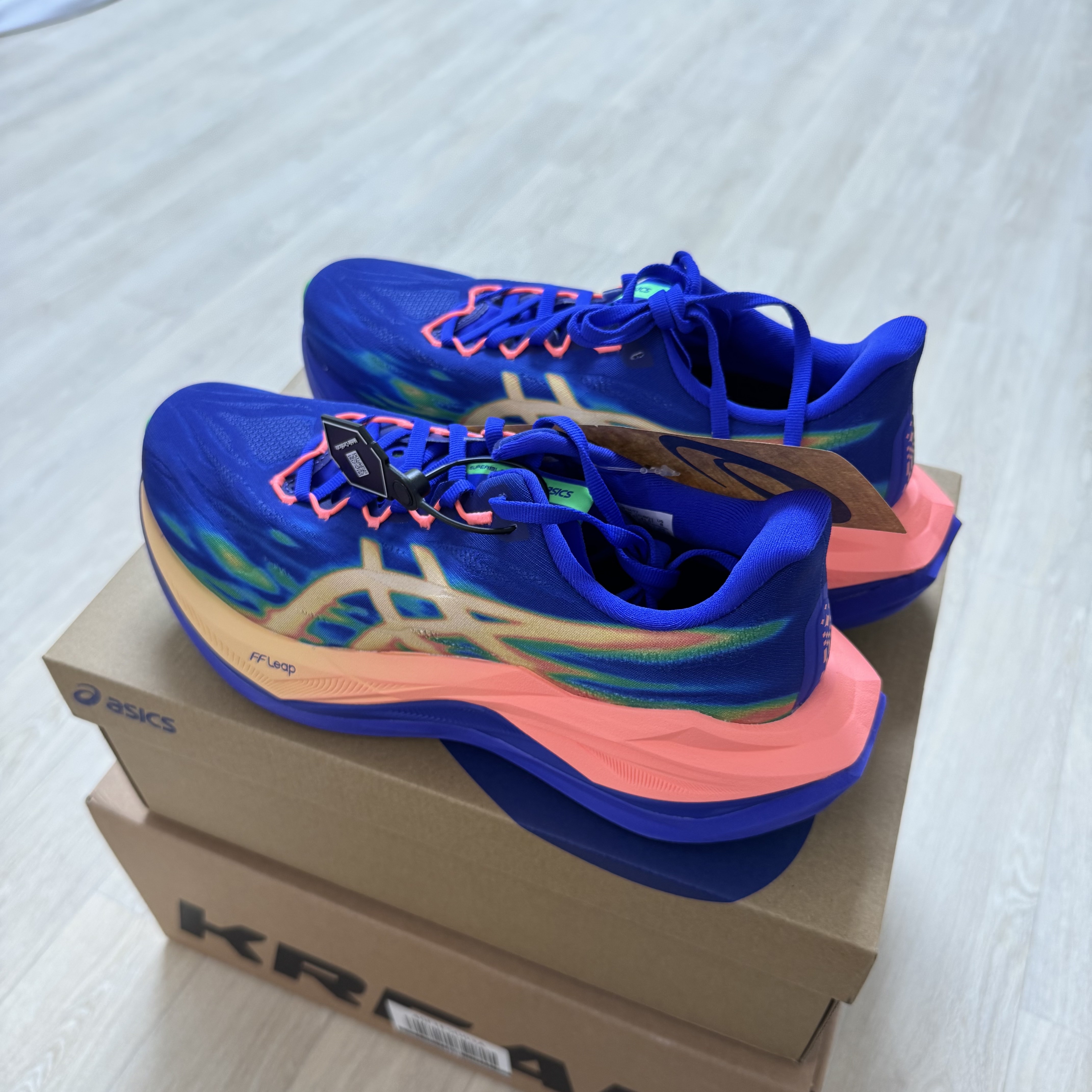 Asics Superblast 3 Cobalt Burst Light Orange 착용 스타일 - 2