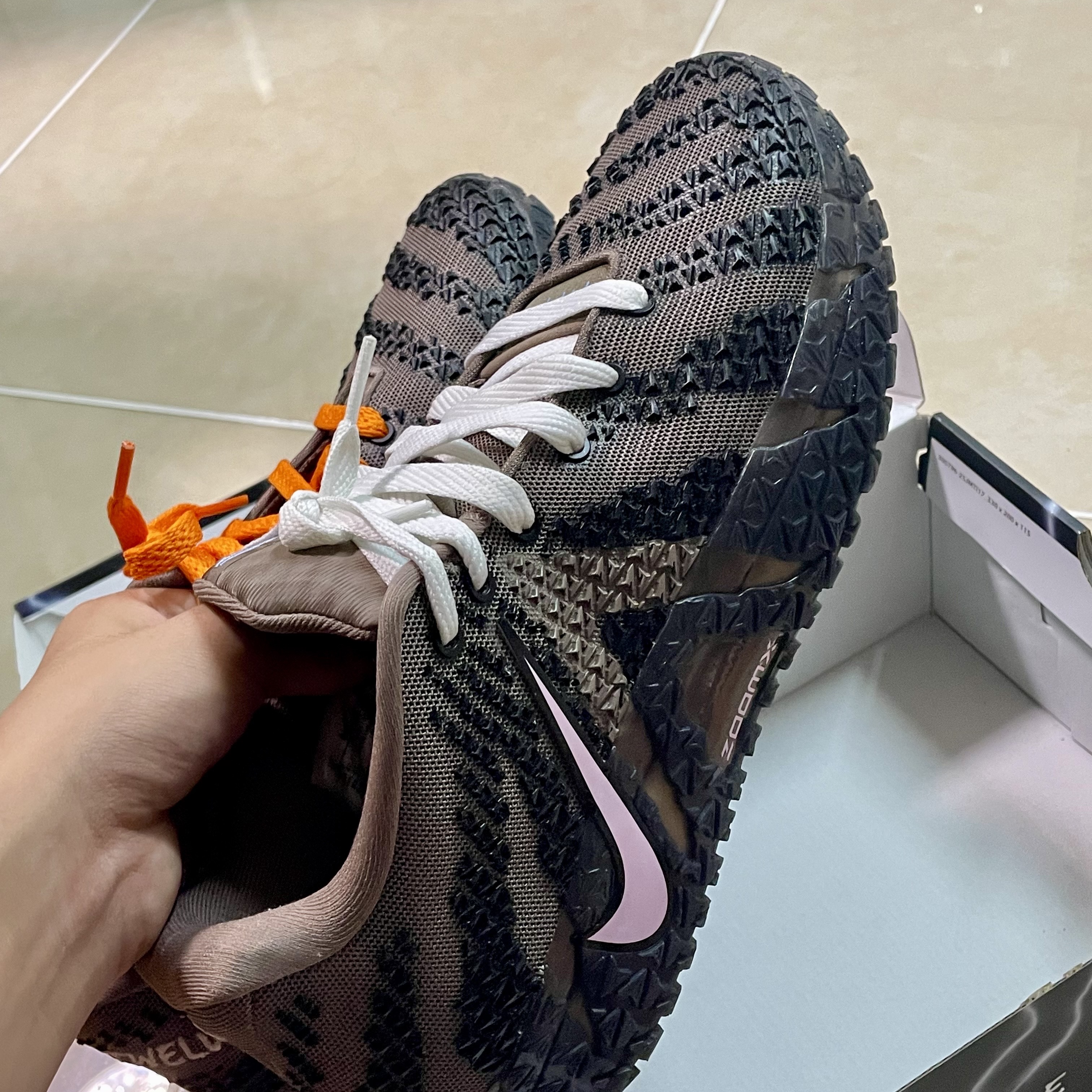 Nike Ja 3 EP Mink Brown Pink Foam 착용 스타일 - 3
