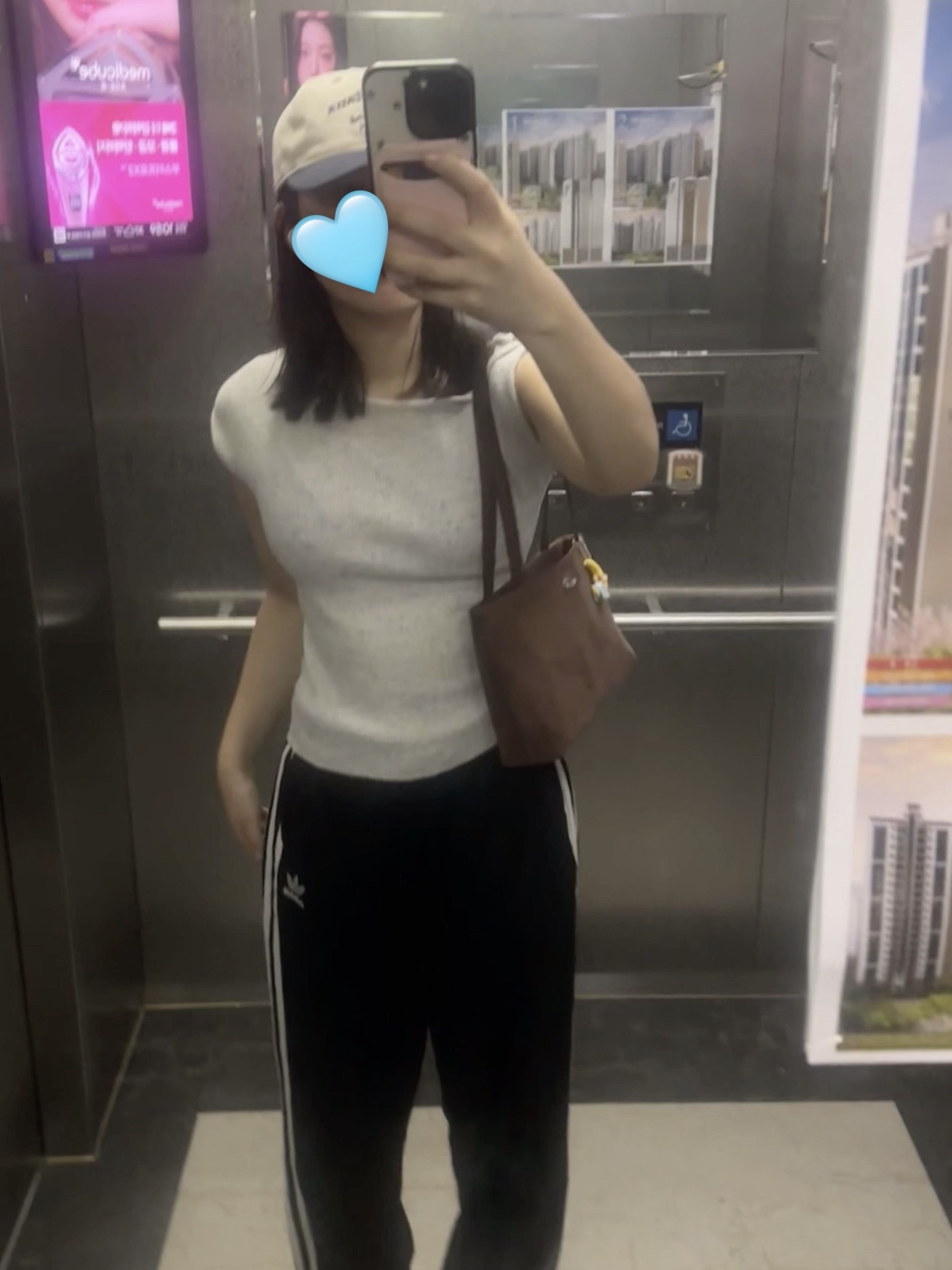 Adidas Adicolor Baggy Fit Firebird Track Pants Black - KR Sizing 착용 스타일