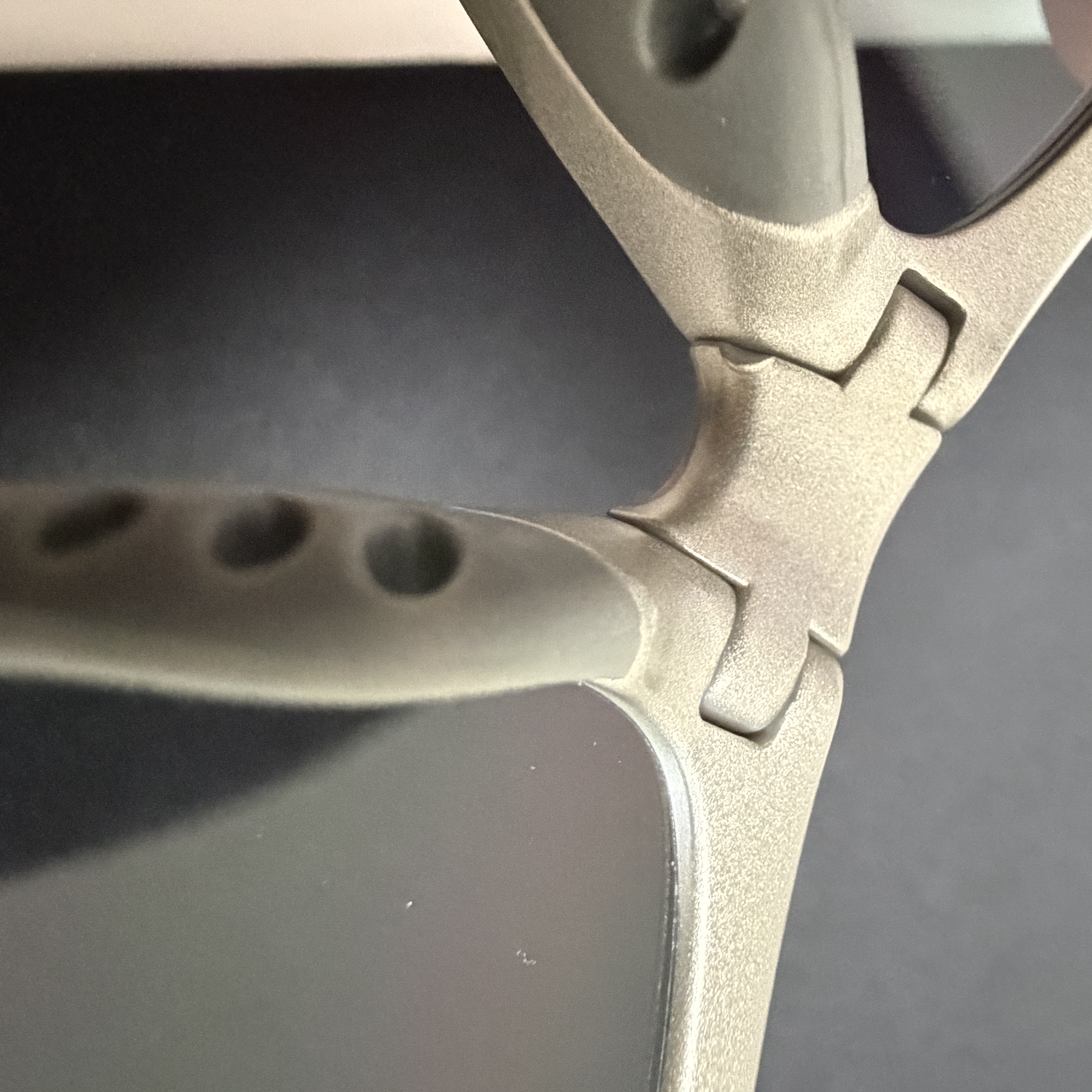 Montbell Trekking Glasses Silver Metallic Light Grey 착용 스타일 - 1