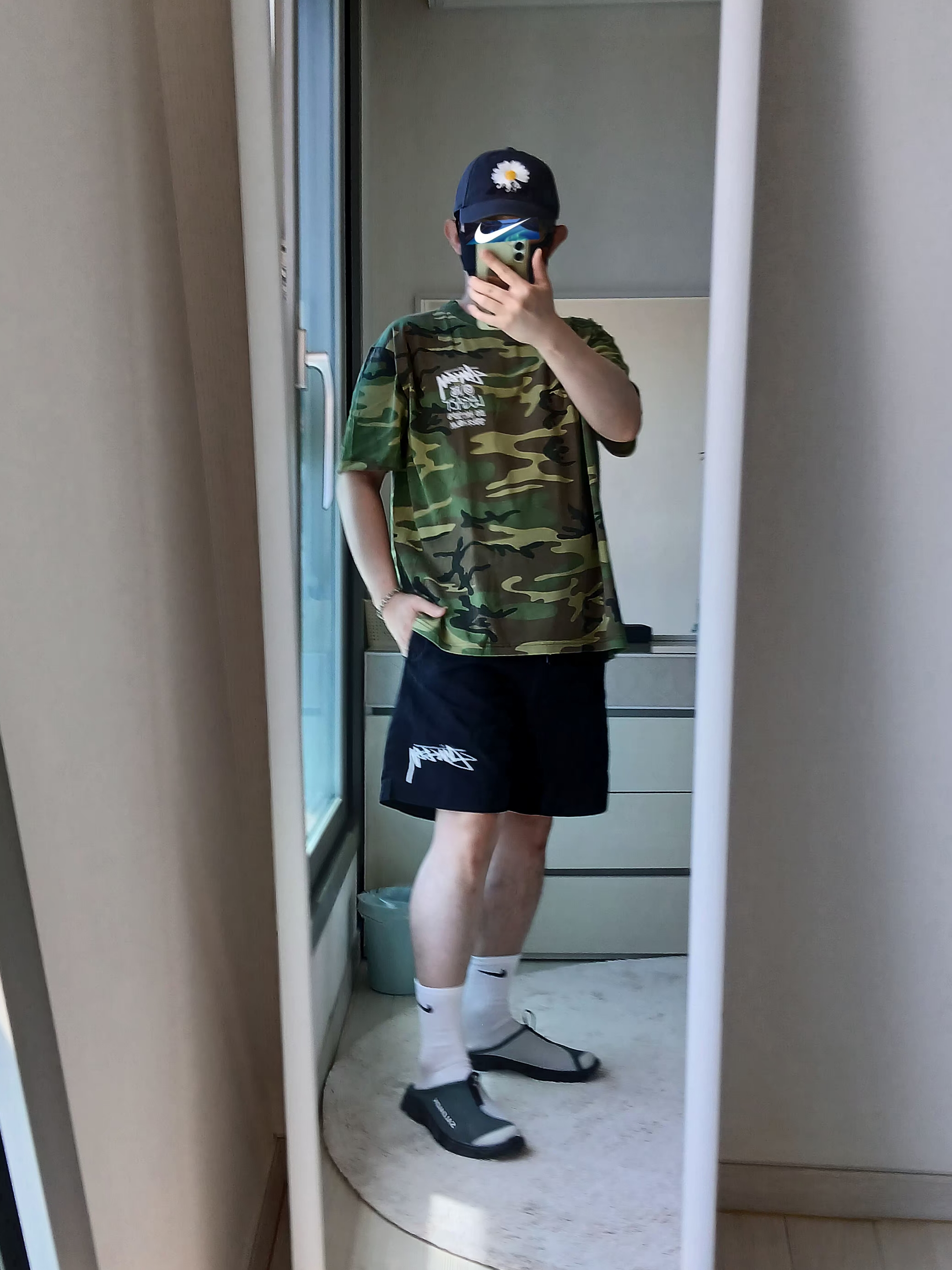 Peaceminusone x Toy Story The First Fan Cap 01 Dark Grey, Stussy x Our Legacy Work Shop Surfman Pigment Dyed T-Shirt Camo 착용 스타일 - 10