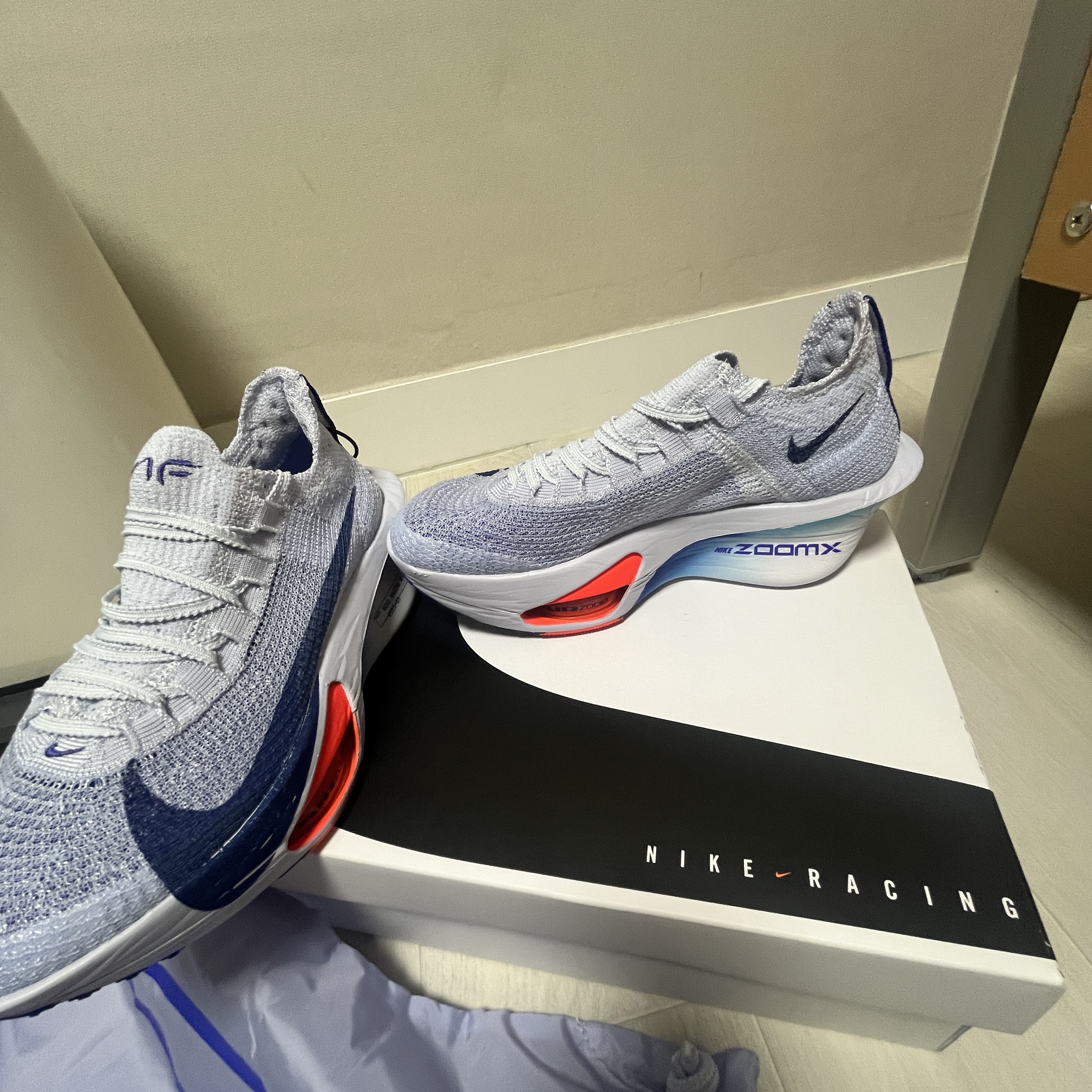 (W) Nike Air Zoom Alphafly Next% 3 Football Grey Ghost 착용 스타일