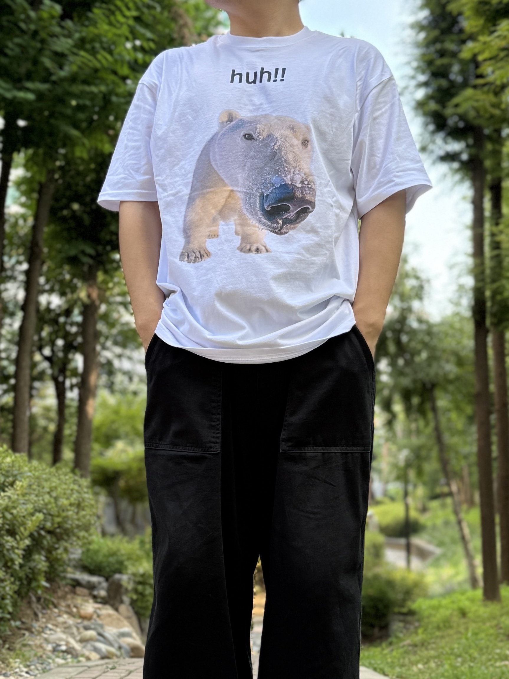 Suade Huh Tee White 착용 스타일 - 3