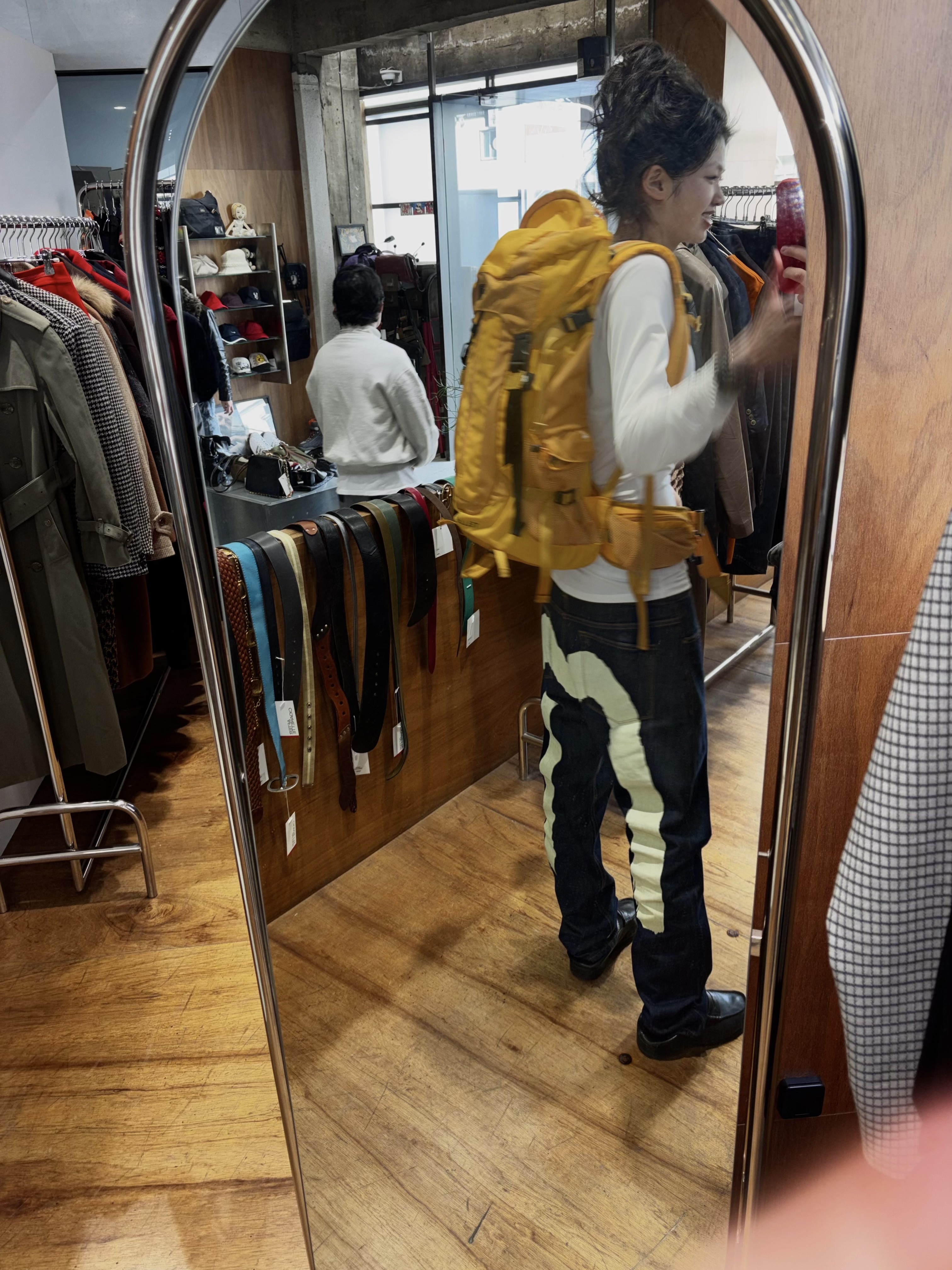 Evisu Brushstroke Daicock Slim Straight Fit Jeans Ecru 착용 스타일 - 1