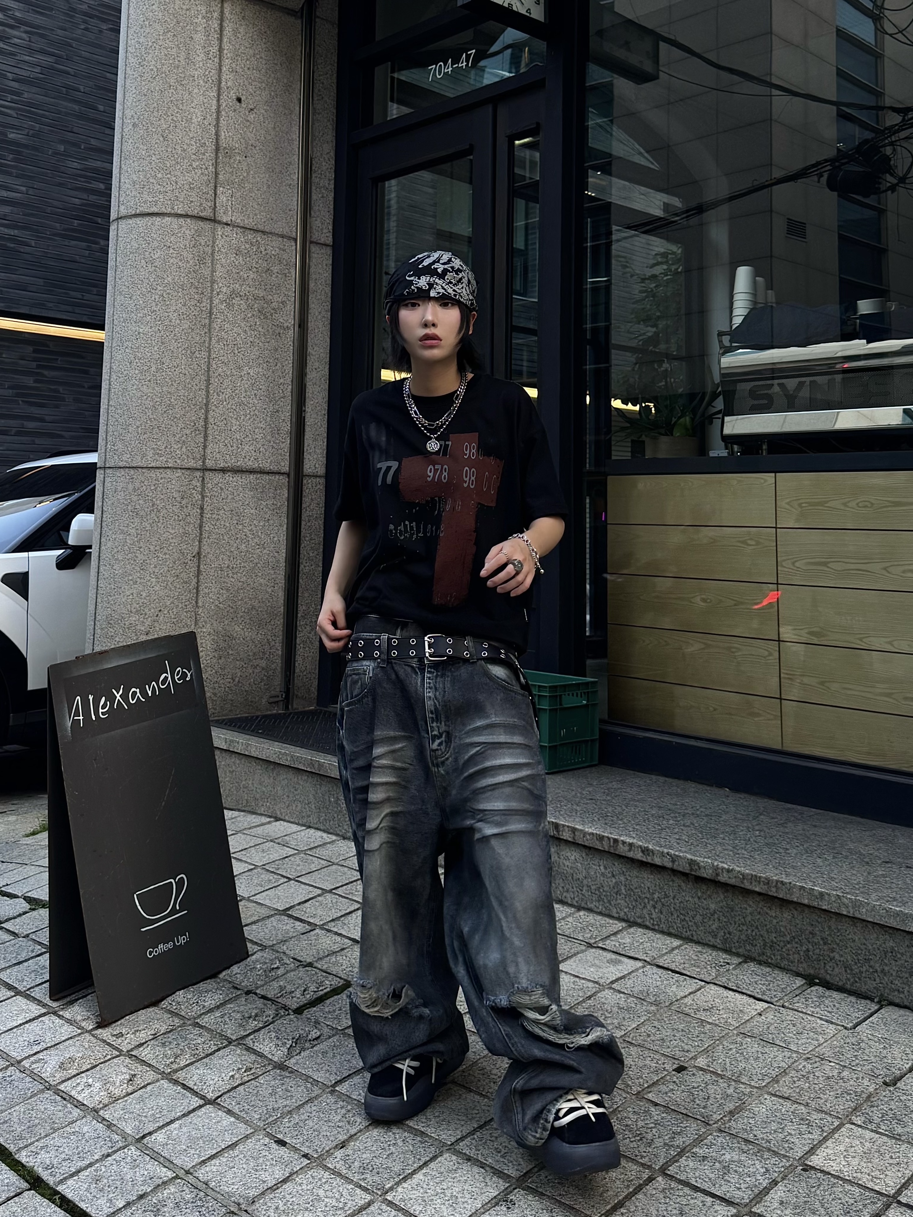 ERL Vamp Skate Shoe Pirate Black, CORNERBLESS Wide Destroyed Dirty Denim Pants Dark Blue 착용 스타일 - 7