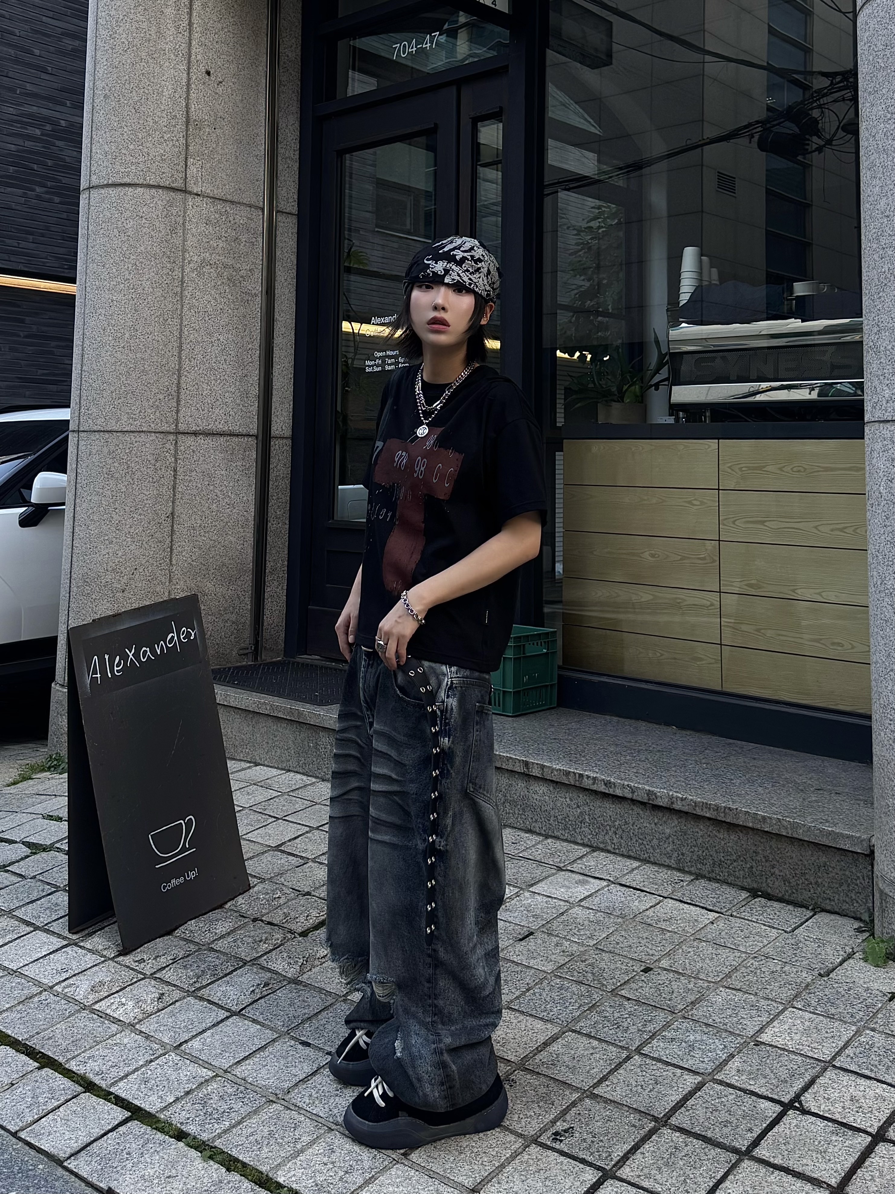 ERL Vamp Skate Shoe Pirate Black, CORNERBLESS Wide Destroyed Dirty Denim Pants Dark Blue 착용 스타일 - 3