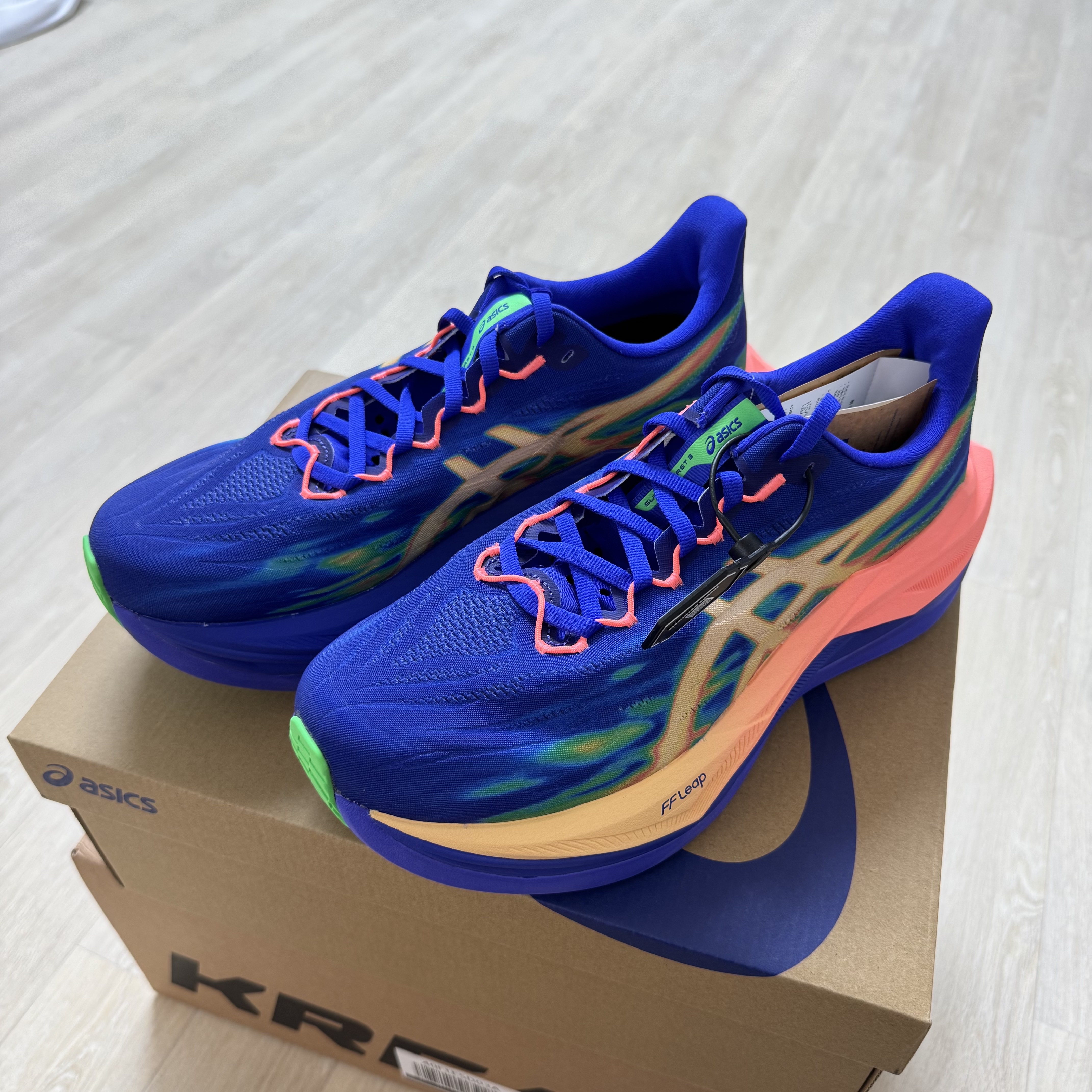 Asics Superblast 3 Cobalt Burst Light Orange 착용 스타일 - 1