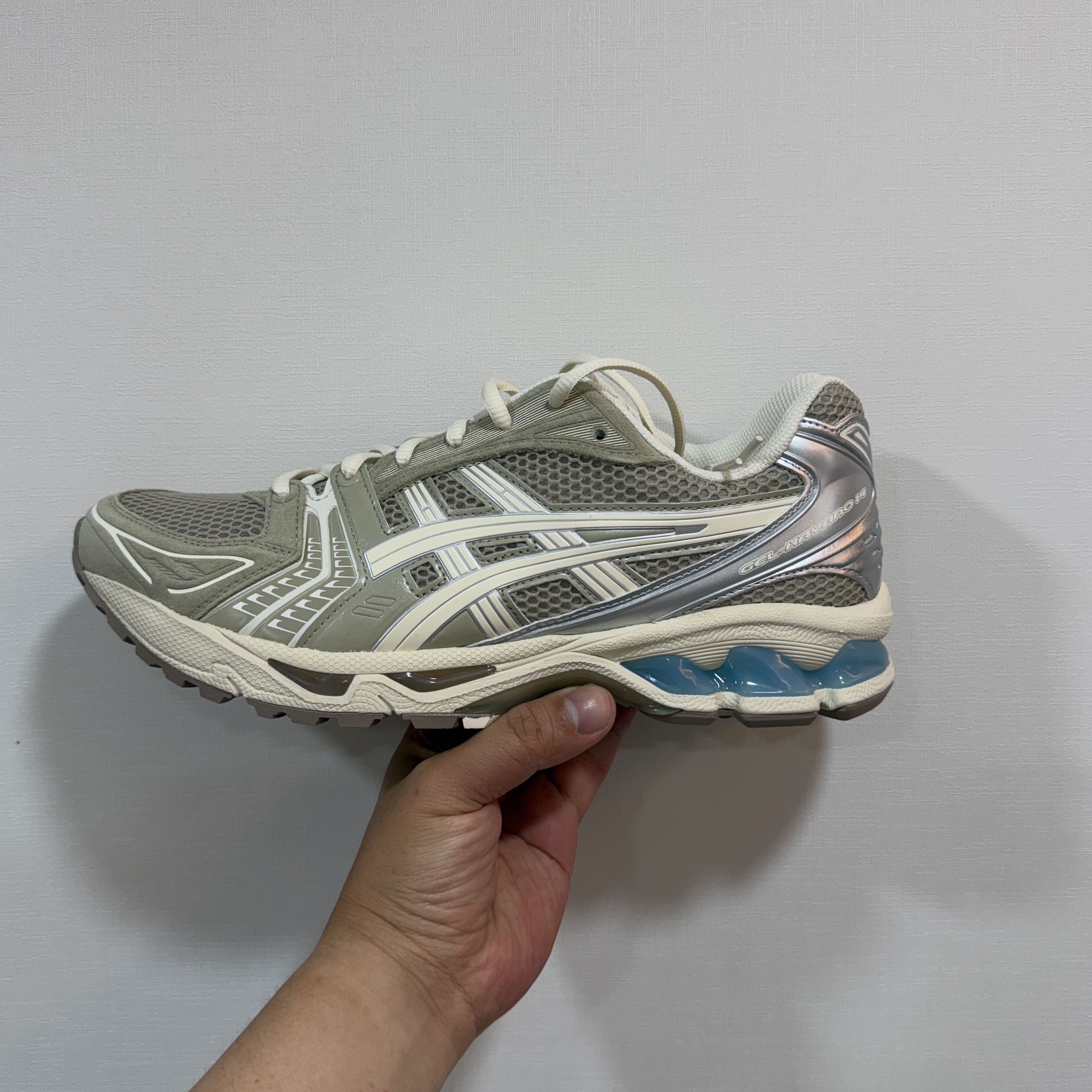 Asics x Juliana Salazar Gel-Kayano 14 Eucalyptus Vanilla Ice 착용 스타일