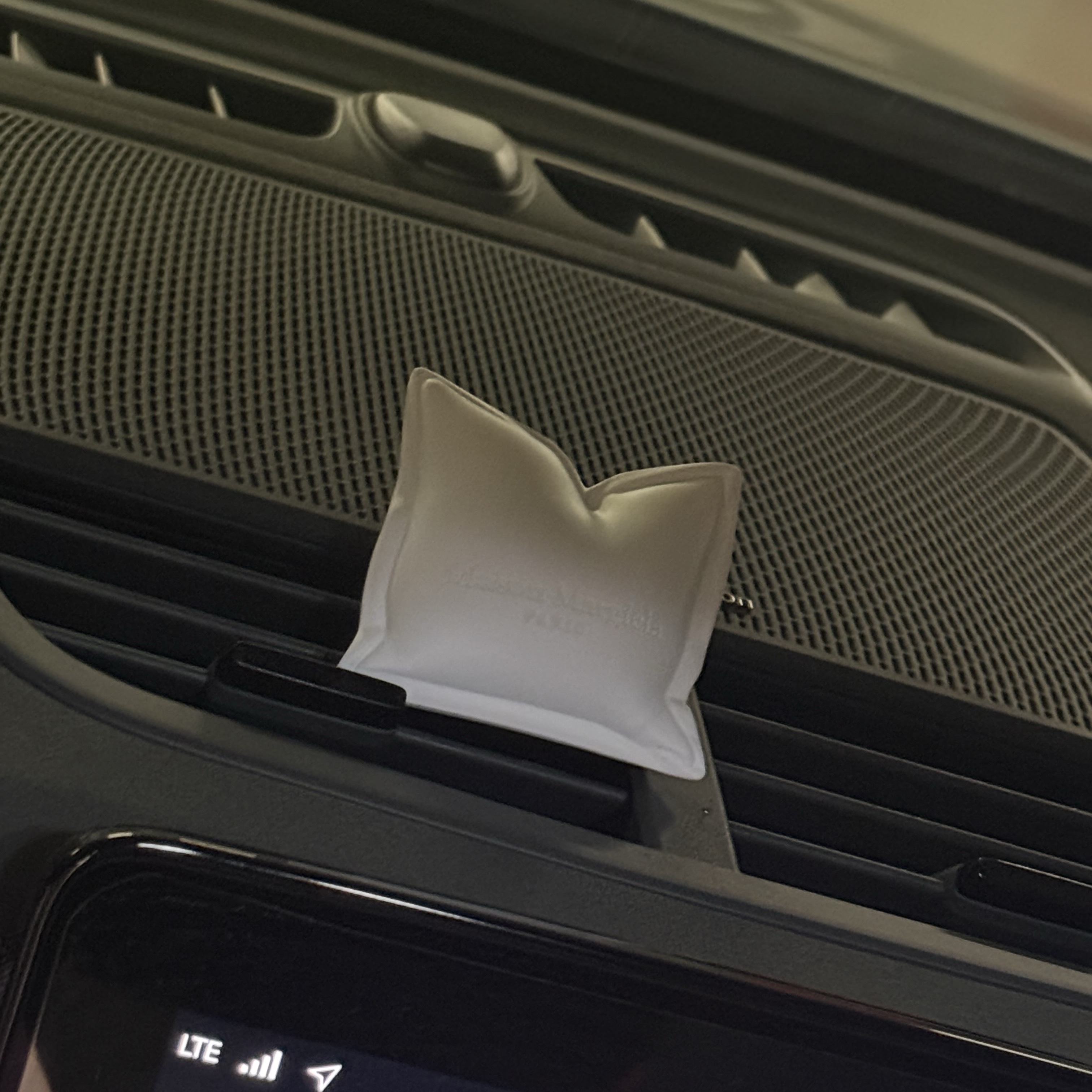 [사은품 이벤트] MAISON MARGIELA REPLICA LAZY SUNDAY MORNING CAR DIFFUSER 착용 스타일 - 5
