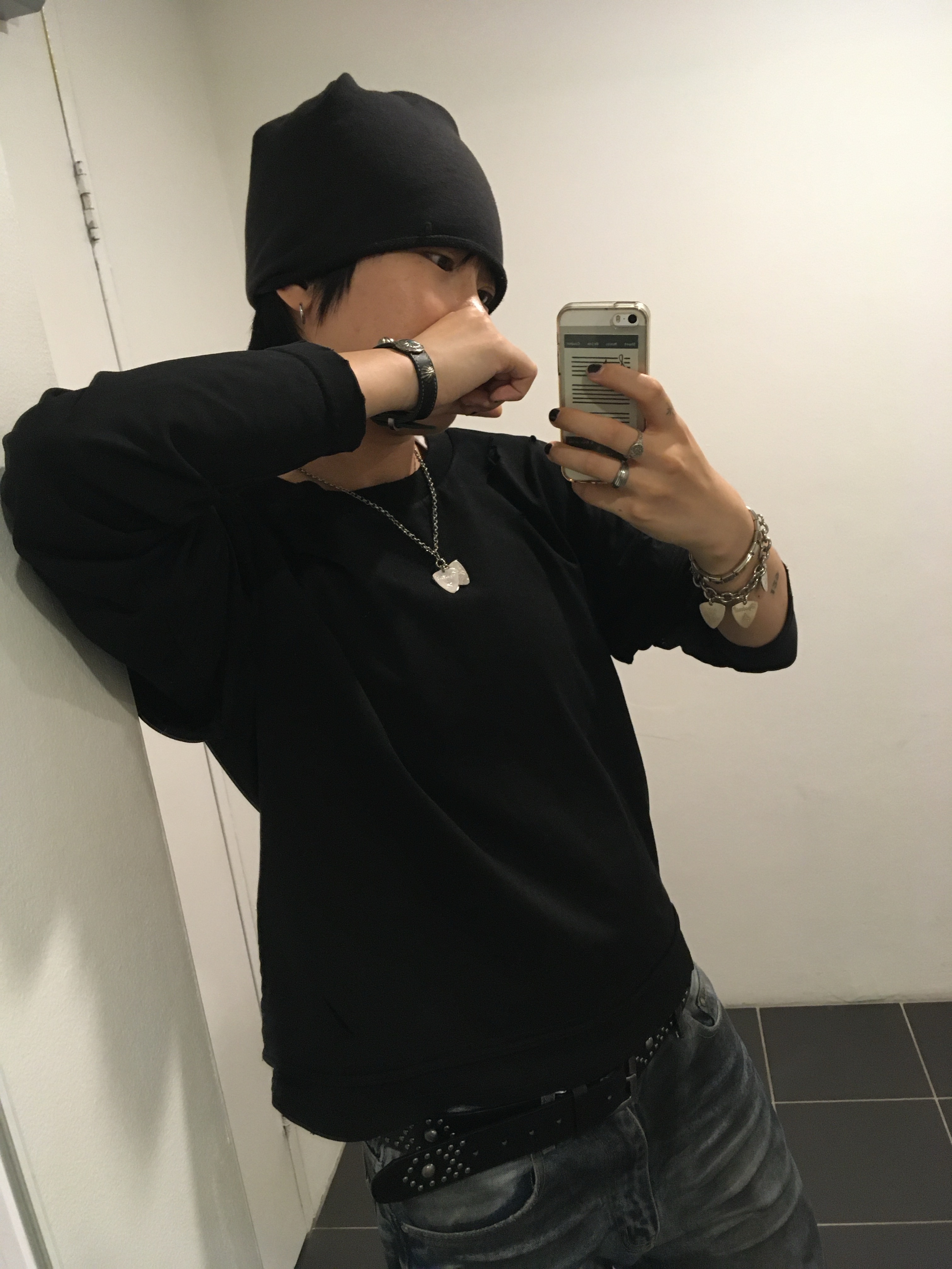 ETCE Damage Layered L/S Tee Black, (W) Hysteric Glamour On Skull Pick Necklace Silver 착용 스타일 - 2