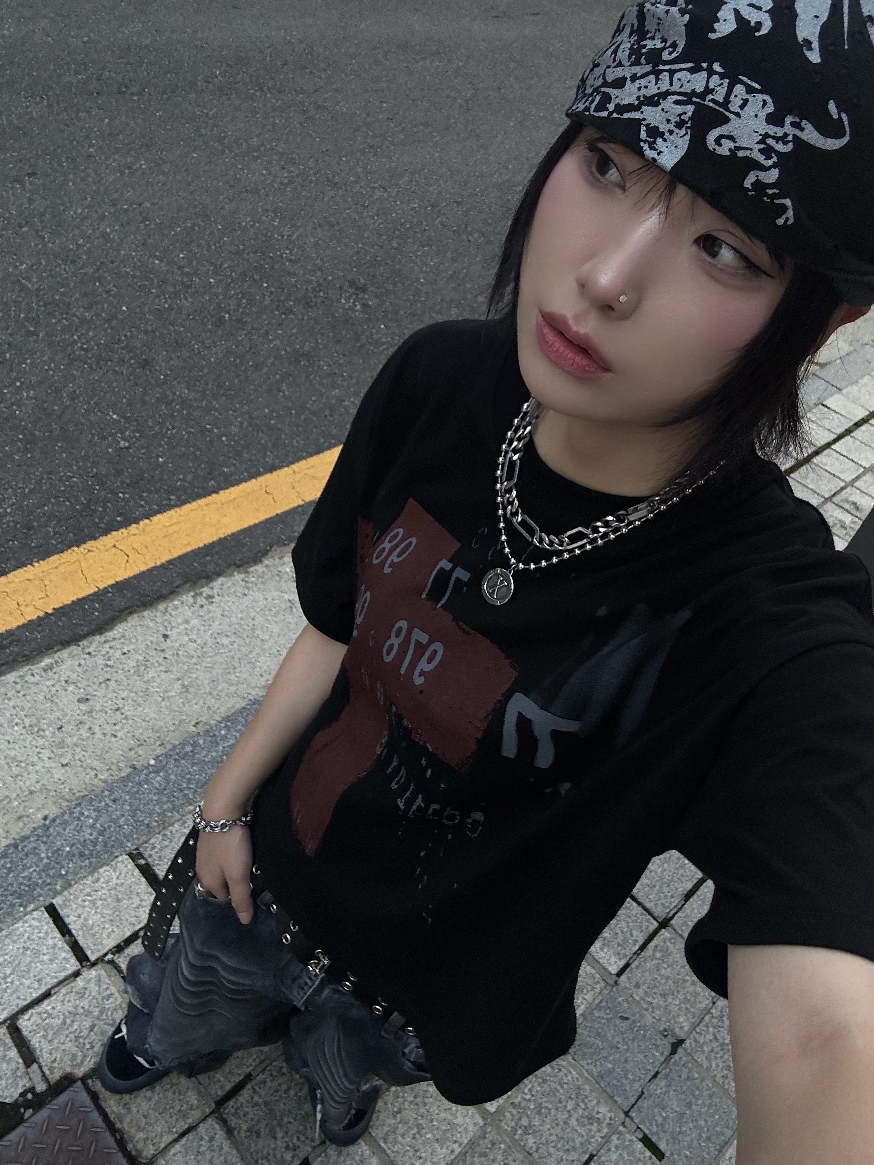 ERL Vamp Skate Shoe Pirate Black, CORNERBLESS Wide Destroyed Dirty Denim Pants Dark Blue 착용 스타일 - 6