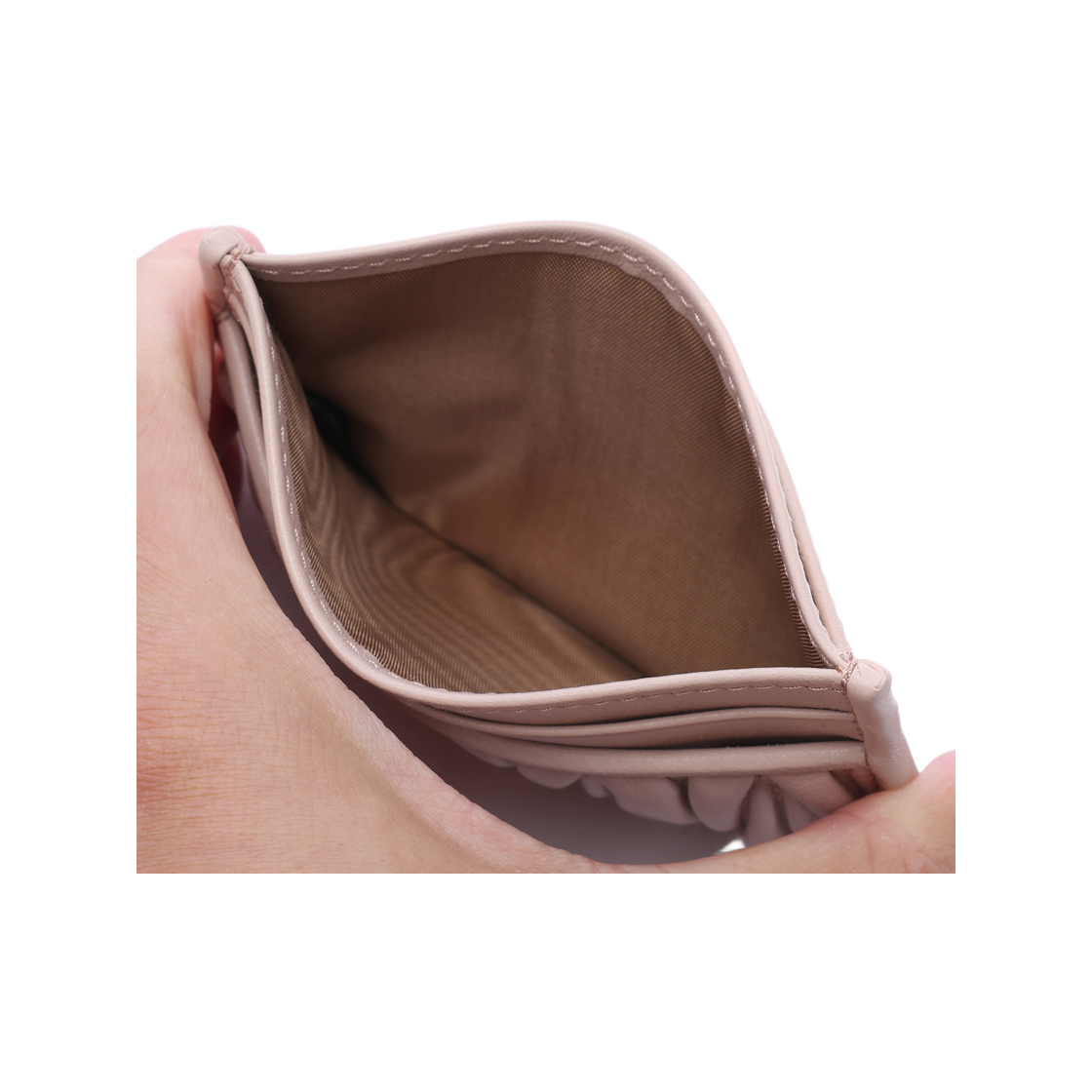 [25% 쿠폰] 미우 미우 마테라쎄 나파 레더 카드 홀더 파우더 핑크([25% 쿠폰] Miu Miu Matelasse Nappa Leather Card Holder Powder Pink) - 6