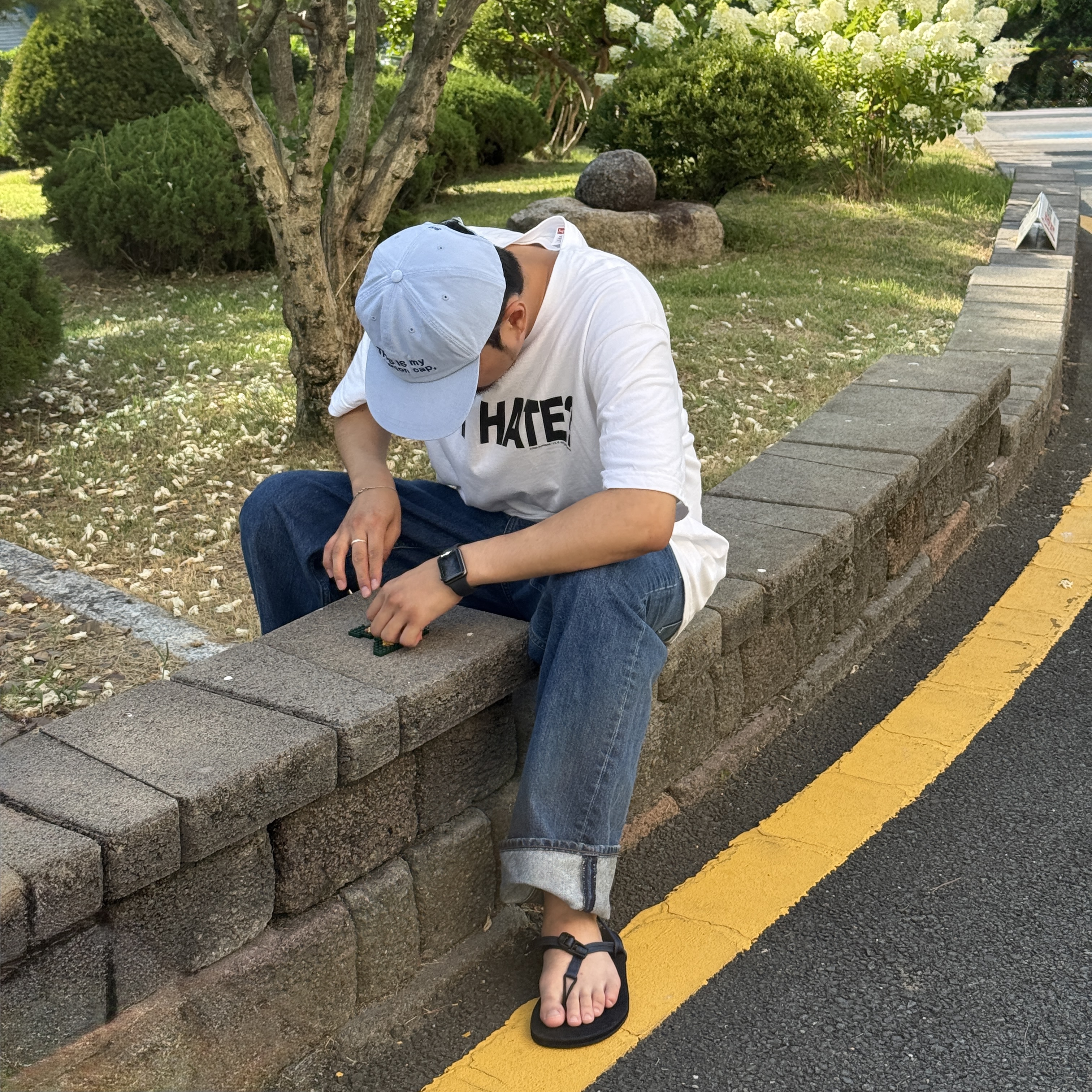 Supreme Based T-Shirt White - 26SS 착용 스타일