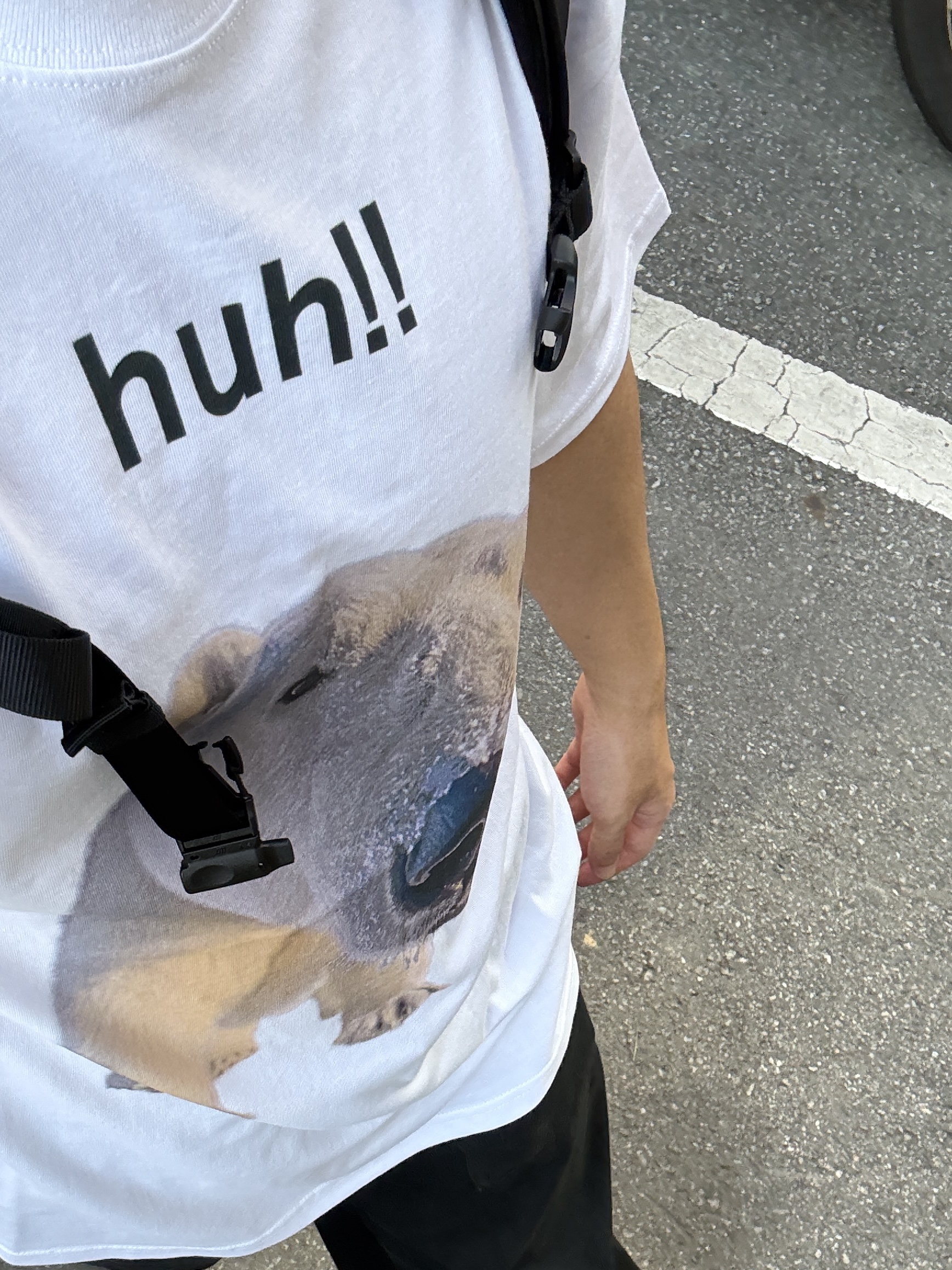 Suade Huh Tee White 착용 스타일 - 2