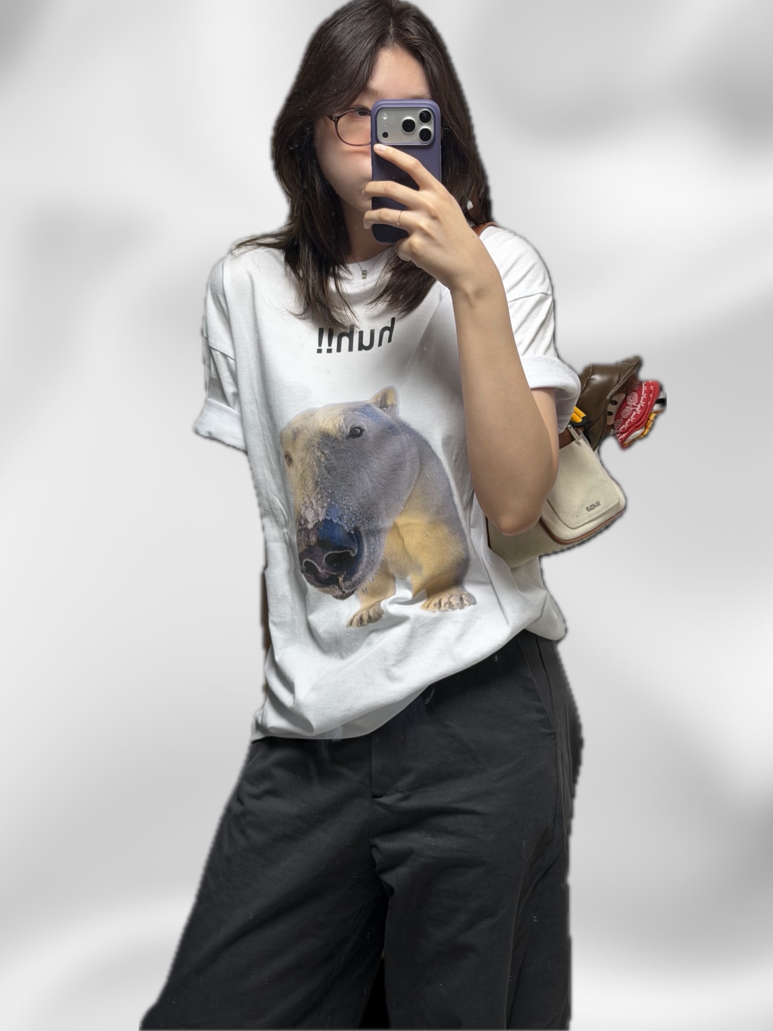 Suade Huh Tee White 착용 스타일 - 3
