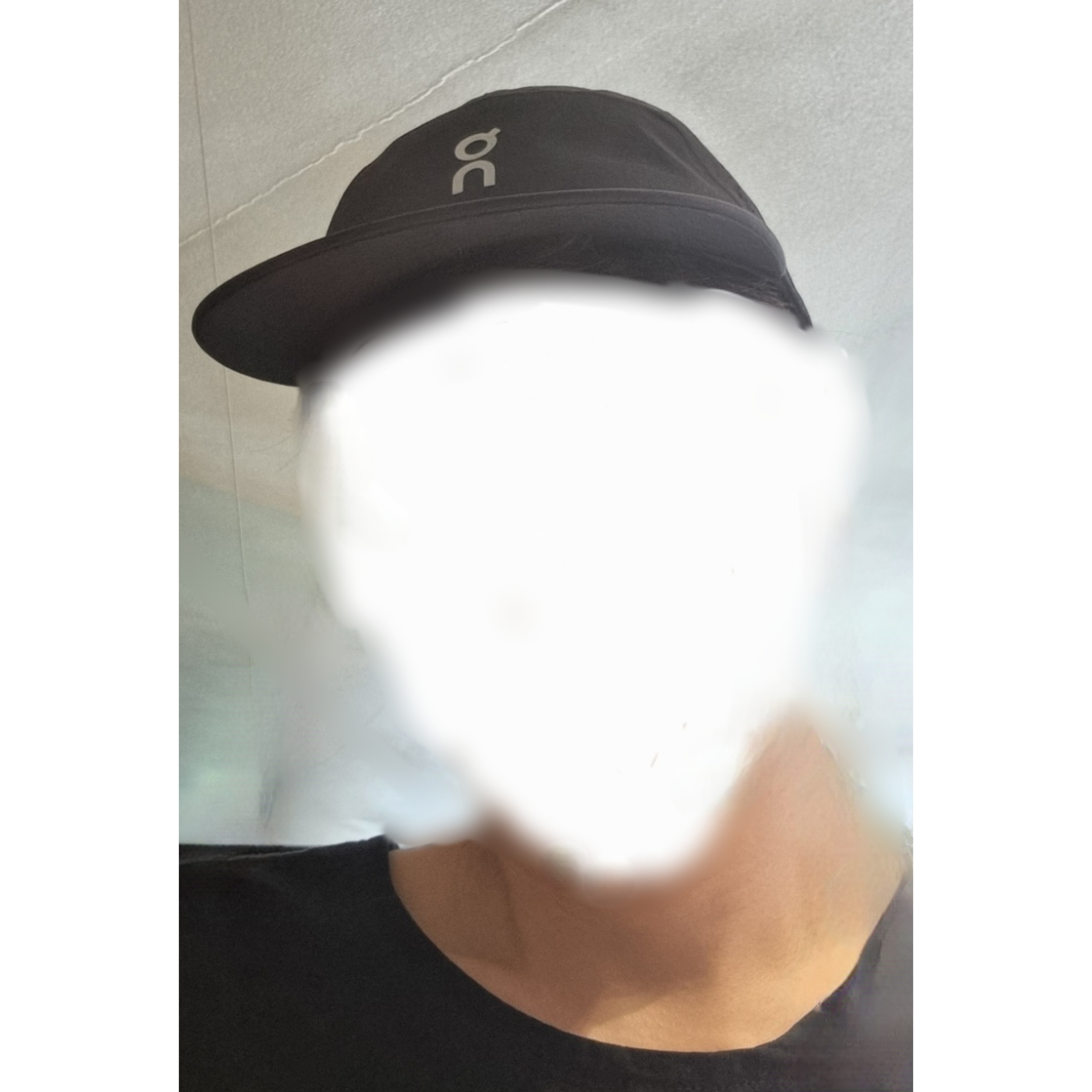 Asics Novablast 5 Black Carrier Grey, On Running Performance Cap Black 착용 스타일 - 3