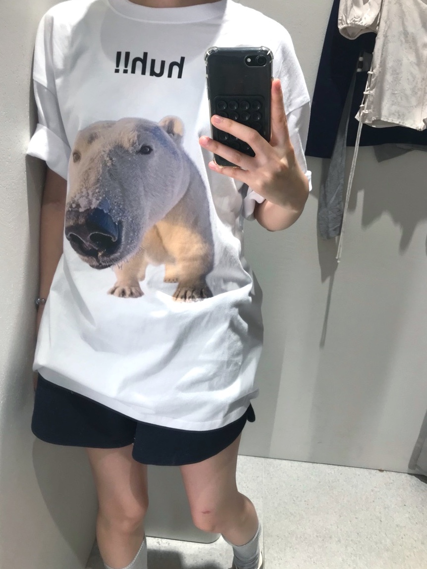 Suade Huh Tee White 착용 스타일