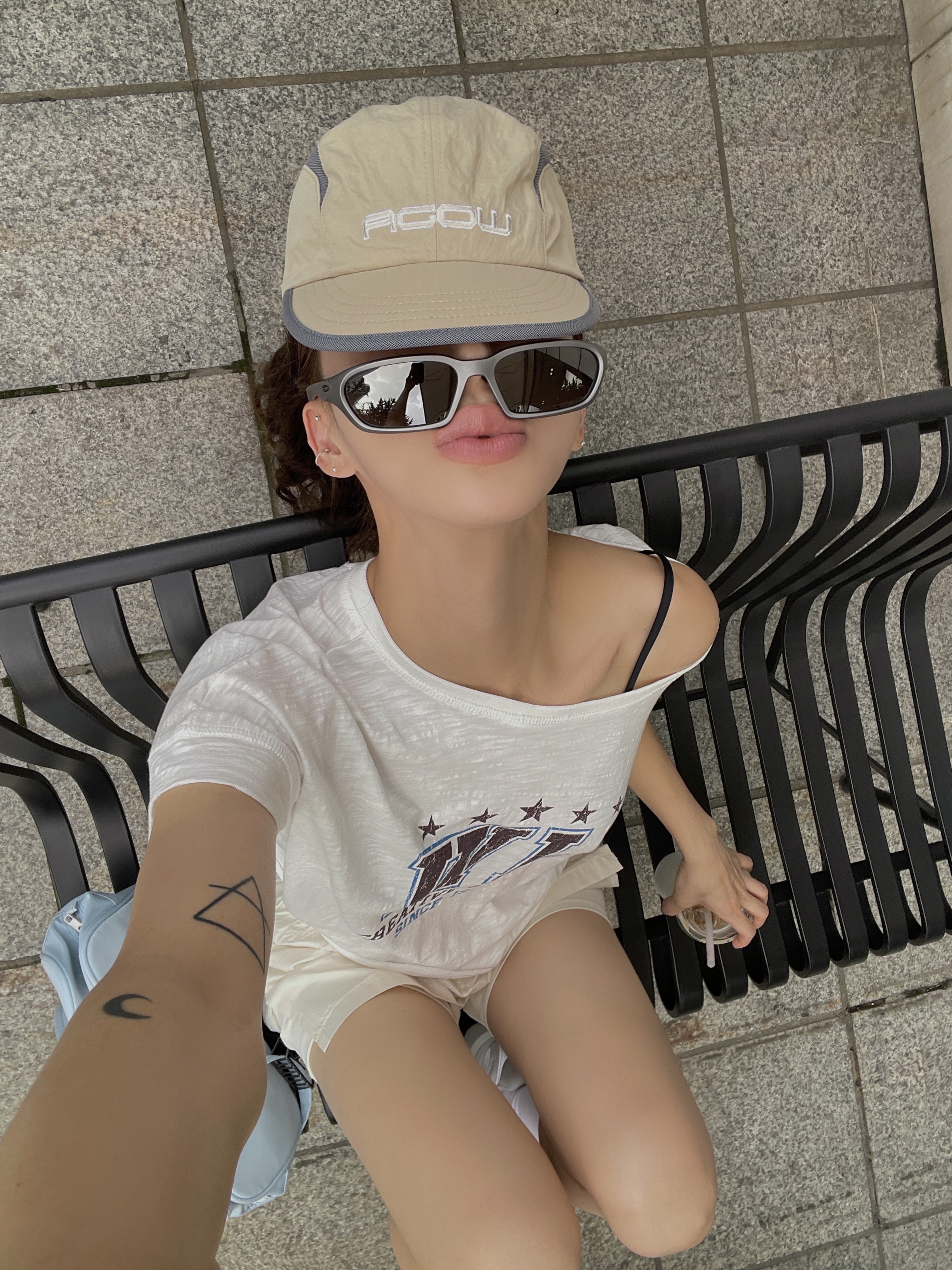 Oakley Terraforma Titanium Frame Prizm Black Polarized Lenses High Bridge Fit, New Balance 1080v15 Grey Matter Silver Metallic - 2E Wide 착용 스타일 - 1