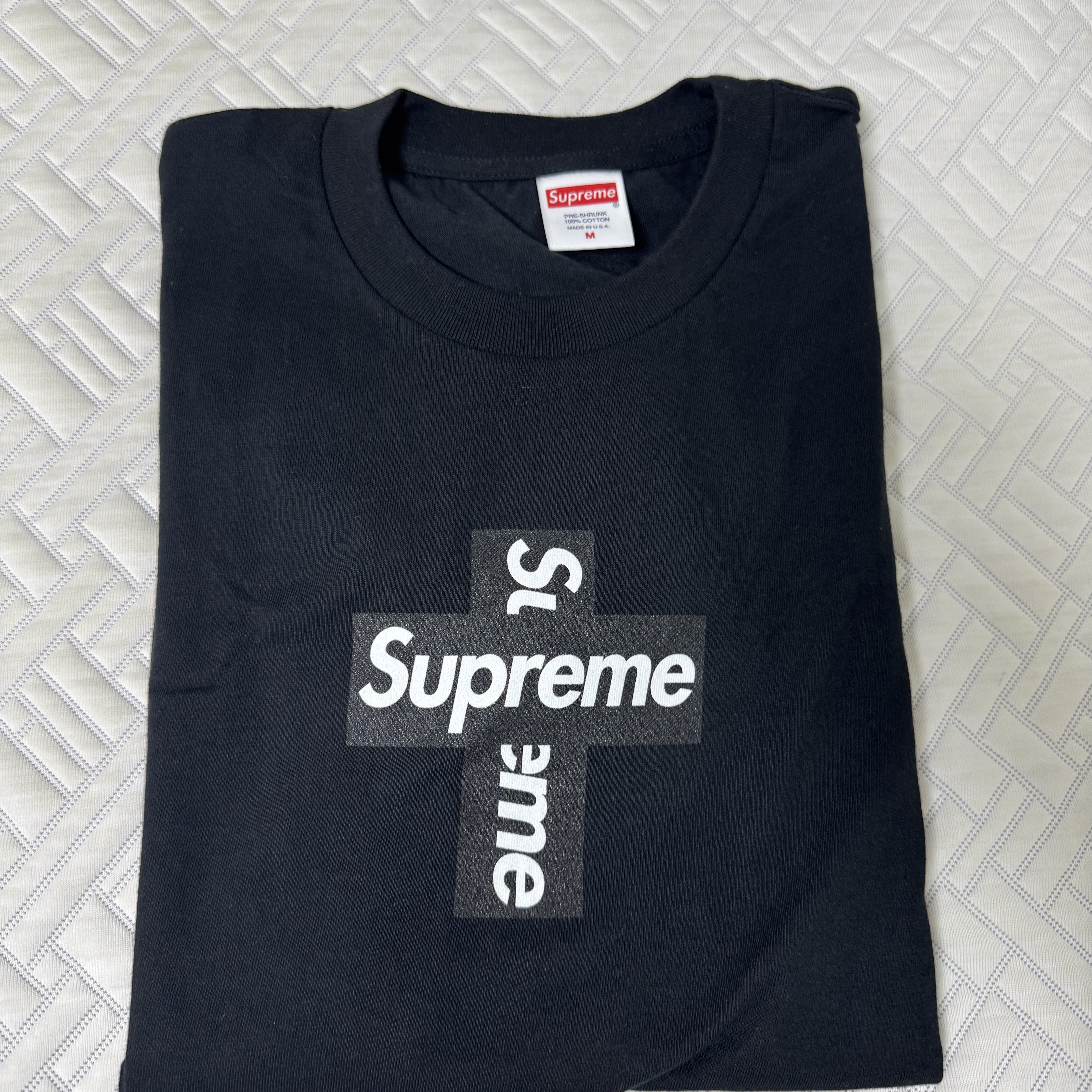 Supreme Cross Box Logo T-Shirt Black - 20FW 착용 스타일