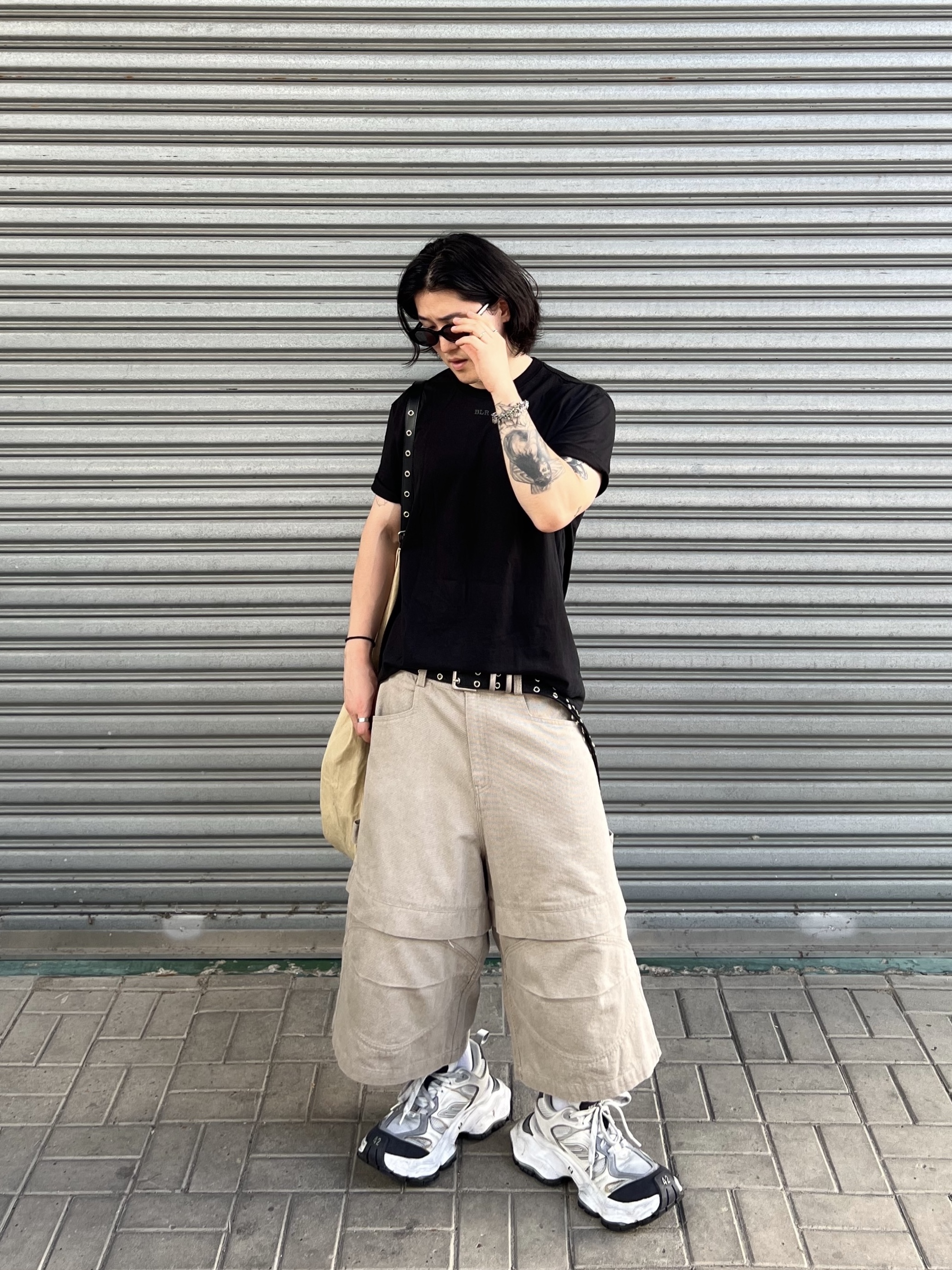 Balenciaga Cargo Sneakers White Grey, Hono Report Leaf Bracelet 착용 스타일 - 5