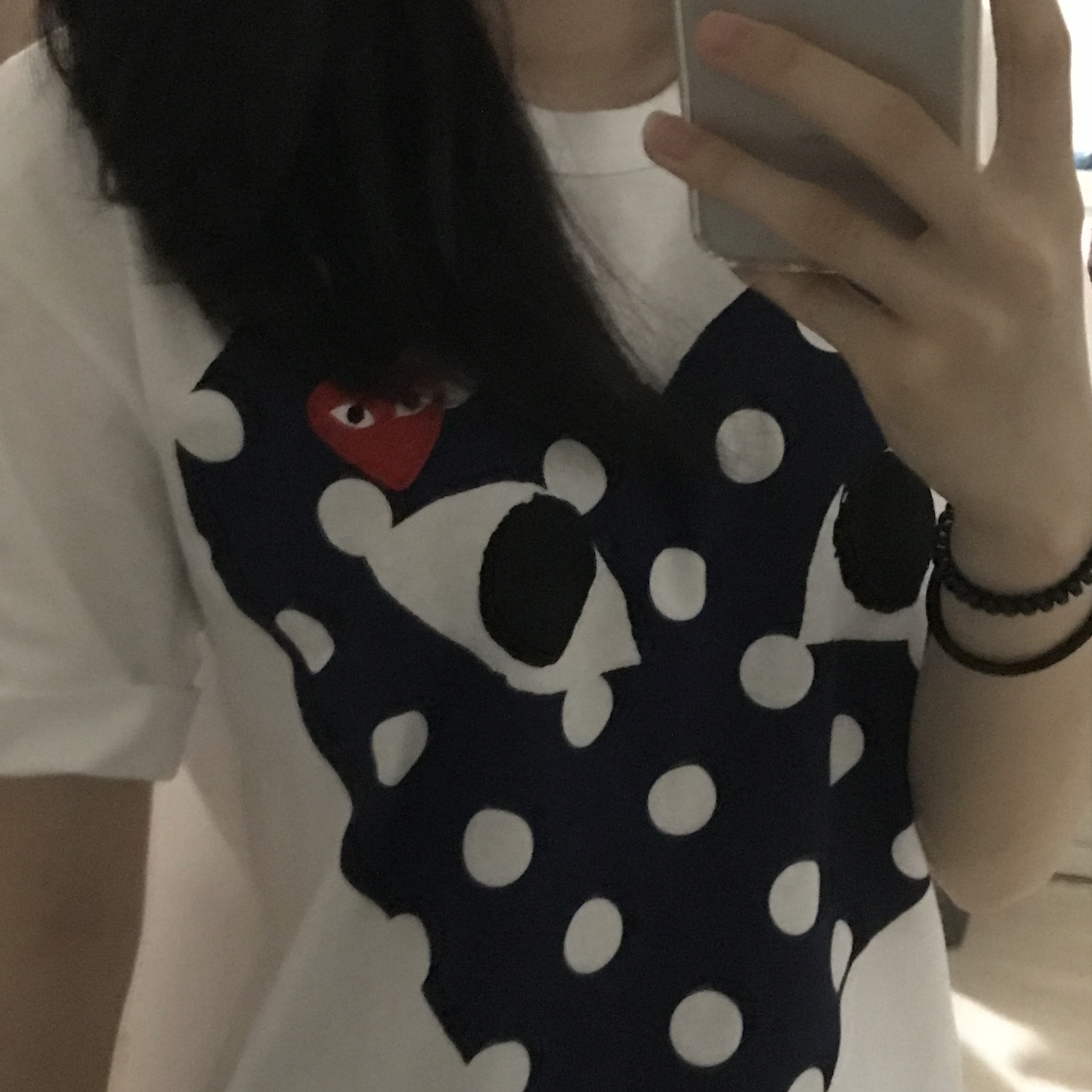 Play Comme des Garcons Red Heart Printed Blue Heart T-Shirt White 착용 스타일