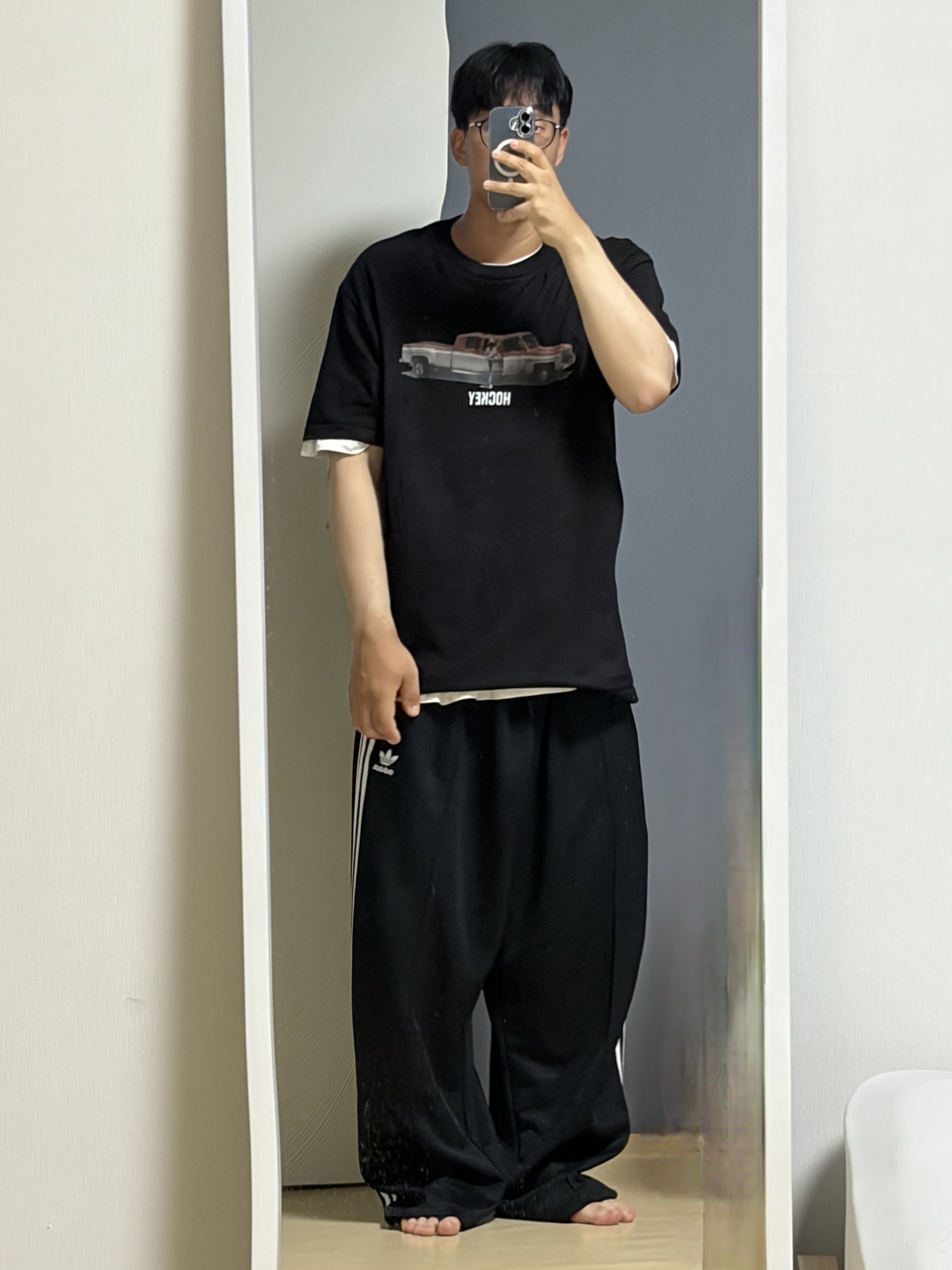 Adidas Adicolor Baggy Fit Firebird Track Pants Black - KR Sizing 착용 스타일 - 2