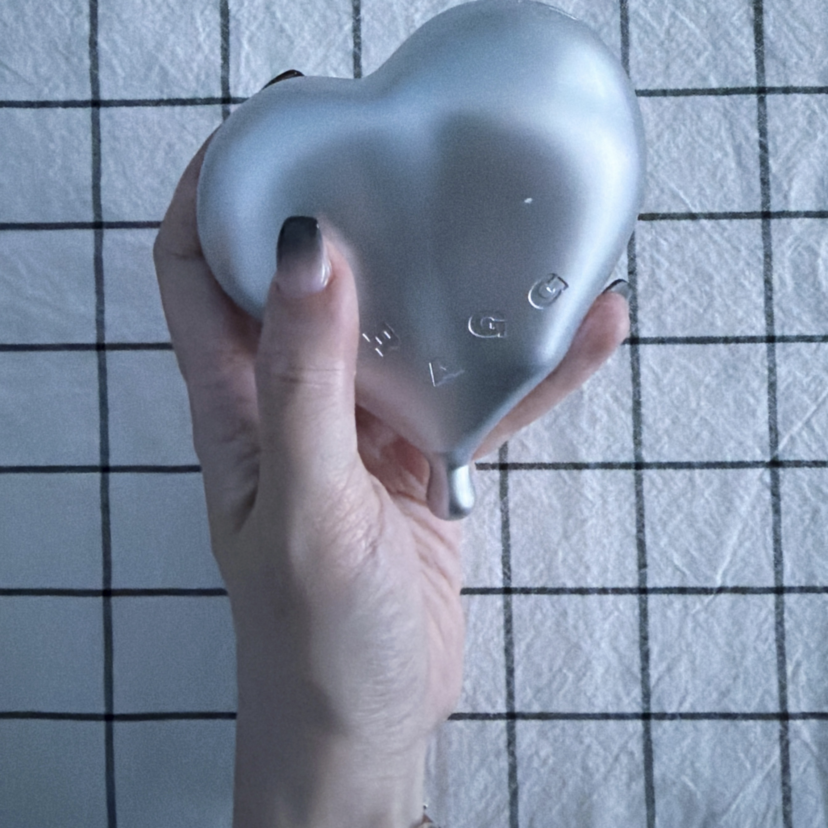GRAGG MAGSAFE FLOW HEART BATTERY [9 COLOR] 착용 스타일