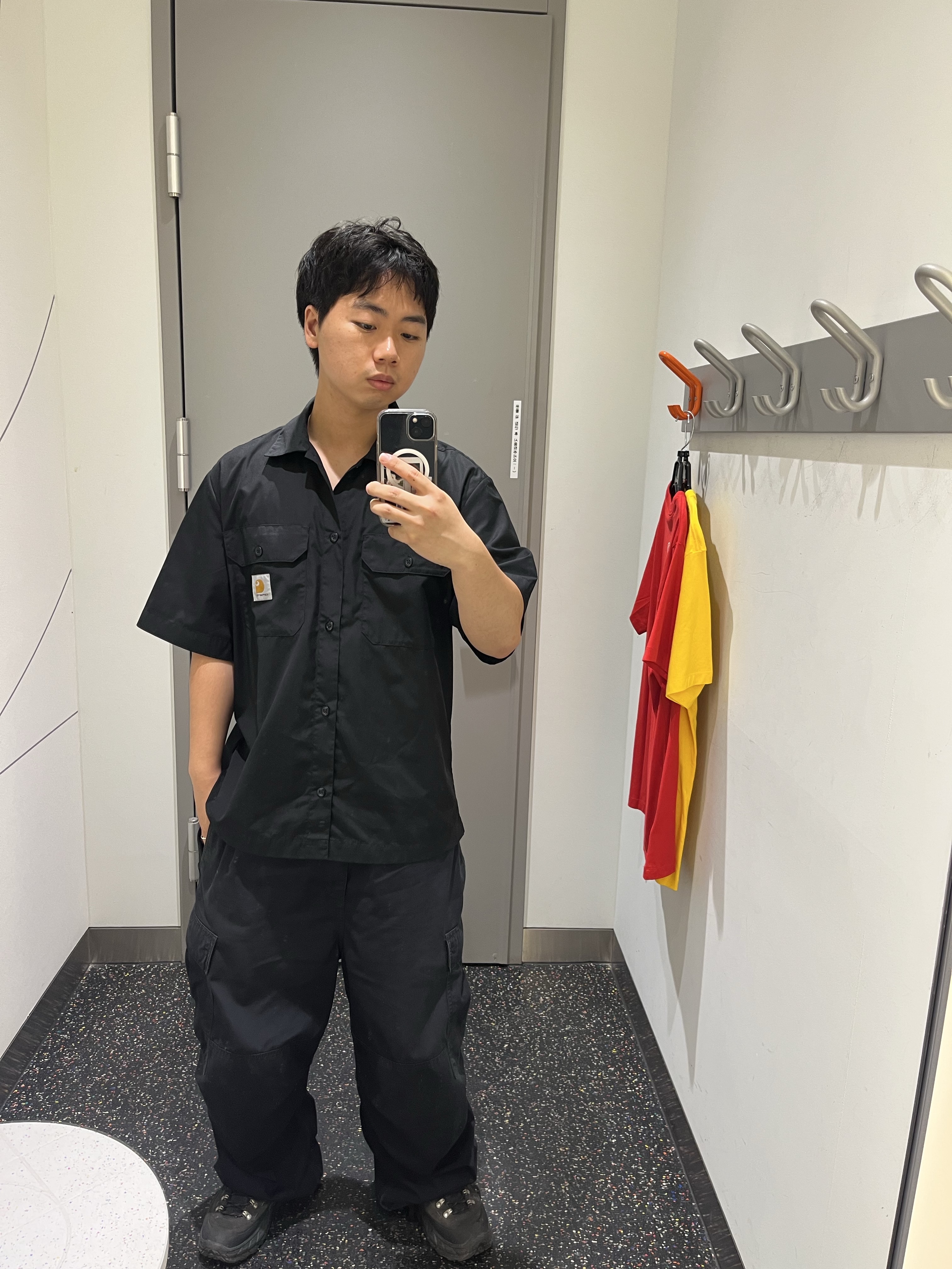 Carhartt WIP Craft Short Sleeve Shirt Black, Carhartt WIP Jet Cargo Pant Black Rinsed 착용 스타일