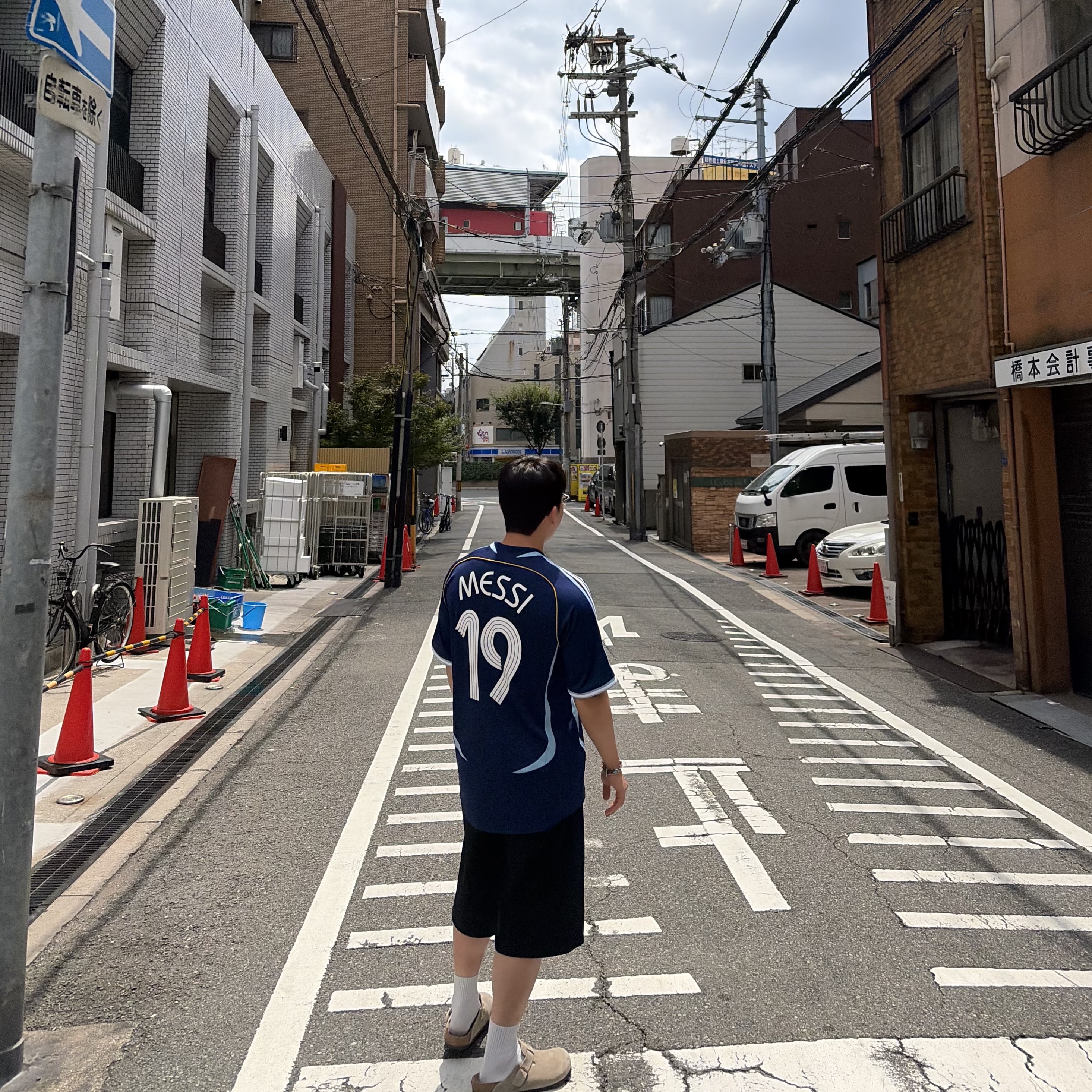 Birkenstock Boston Soft Footbed Taupe - Regular, Adidas Argentina Away Jersey 2006 Messi Dark Blue - KR Sizing (Marking Ver.) 착용 스타일 - 1