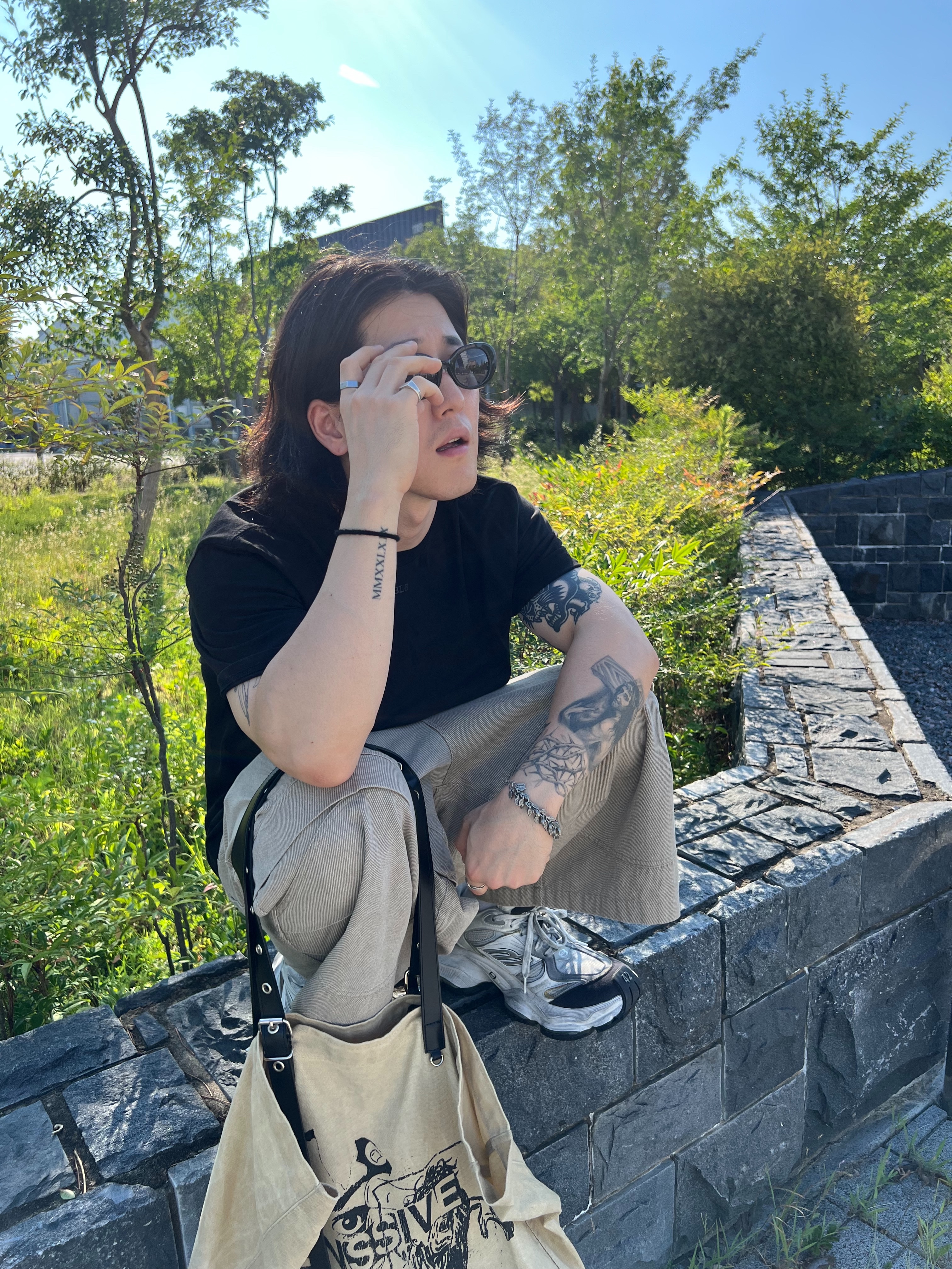 Balenciaga Cargo Sneakers White Grey, Hono Report Leaf Bracelet 착용 스타일 - 8