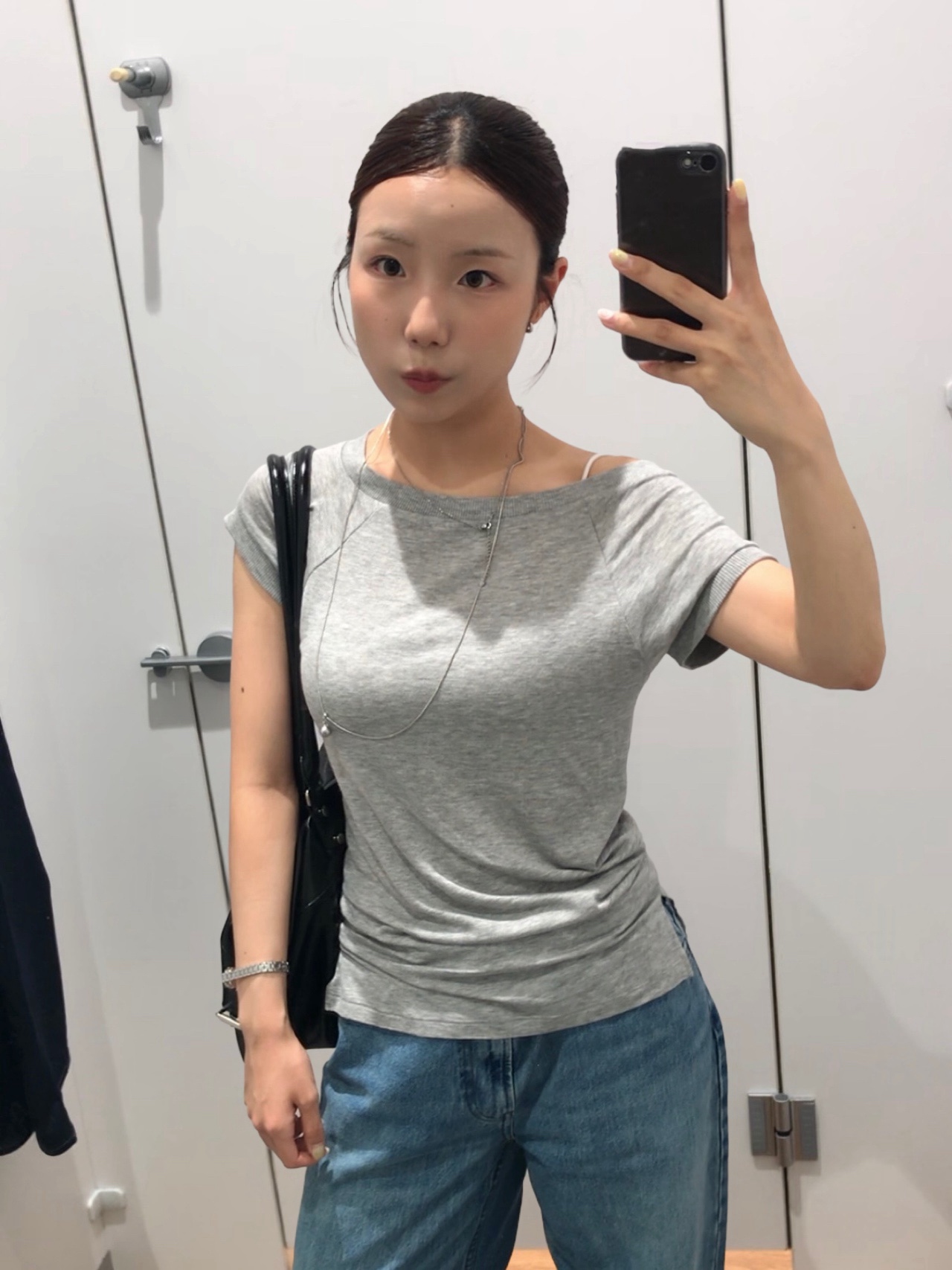 Polyteru Women Muted T-Shirt Gray, (W) Uniqlo x JW Anderson Baggy Jeans Blue 착용 스타일