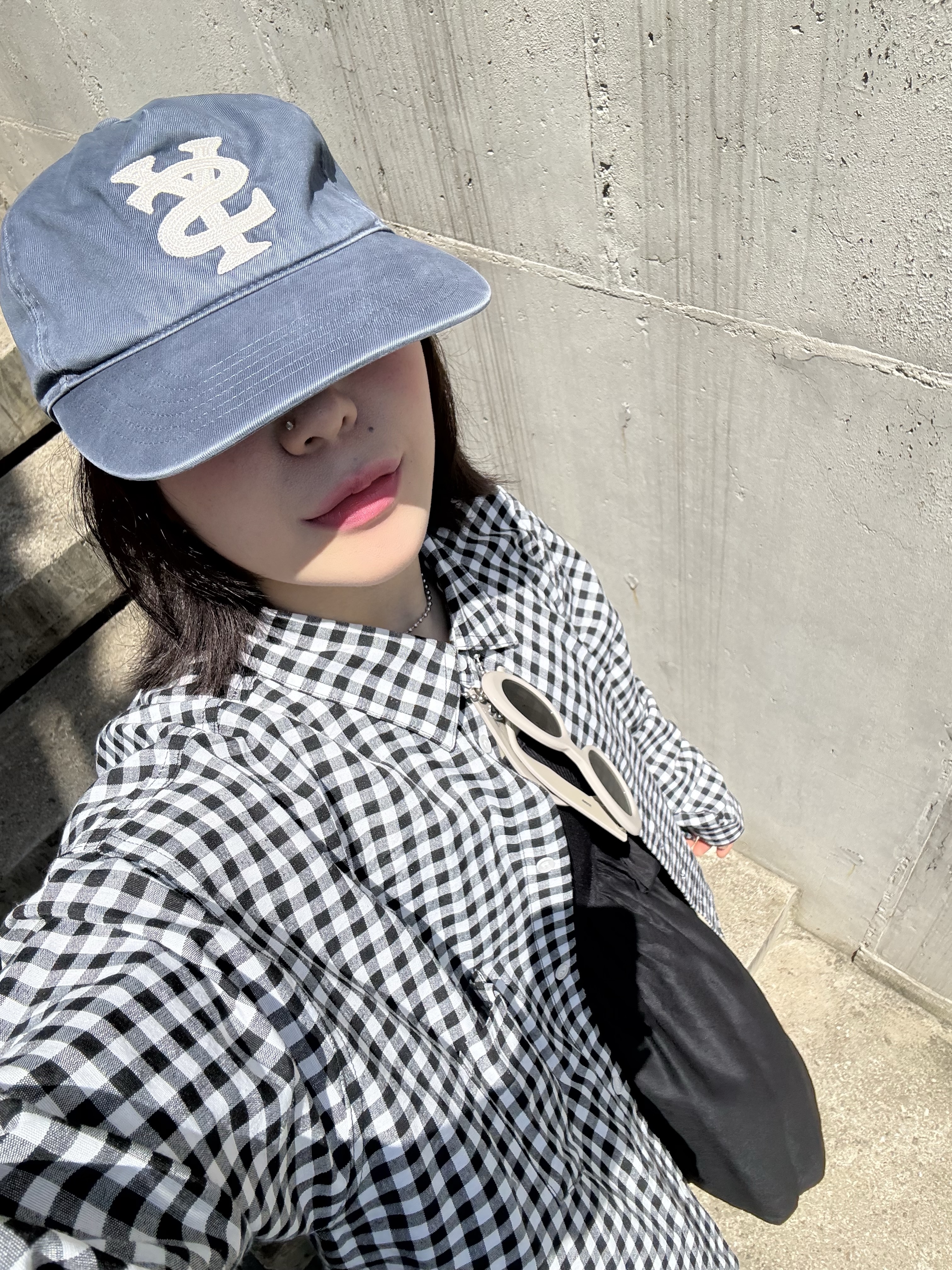 [예약 배송] Sunday Ceremony Sy Logo 5 Panel New Cotton Cap - Light Navy 착용 스타일 - 2