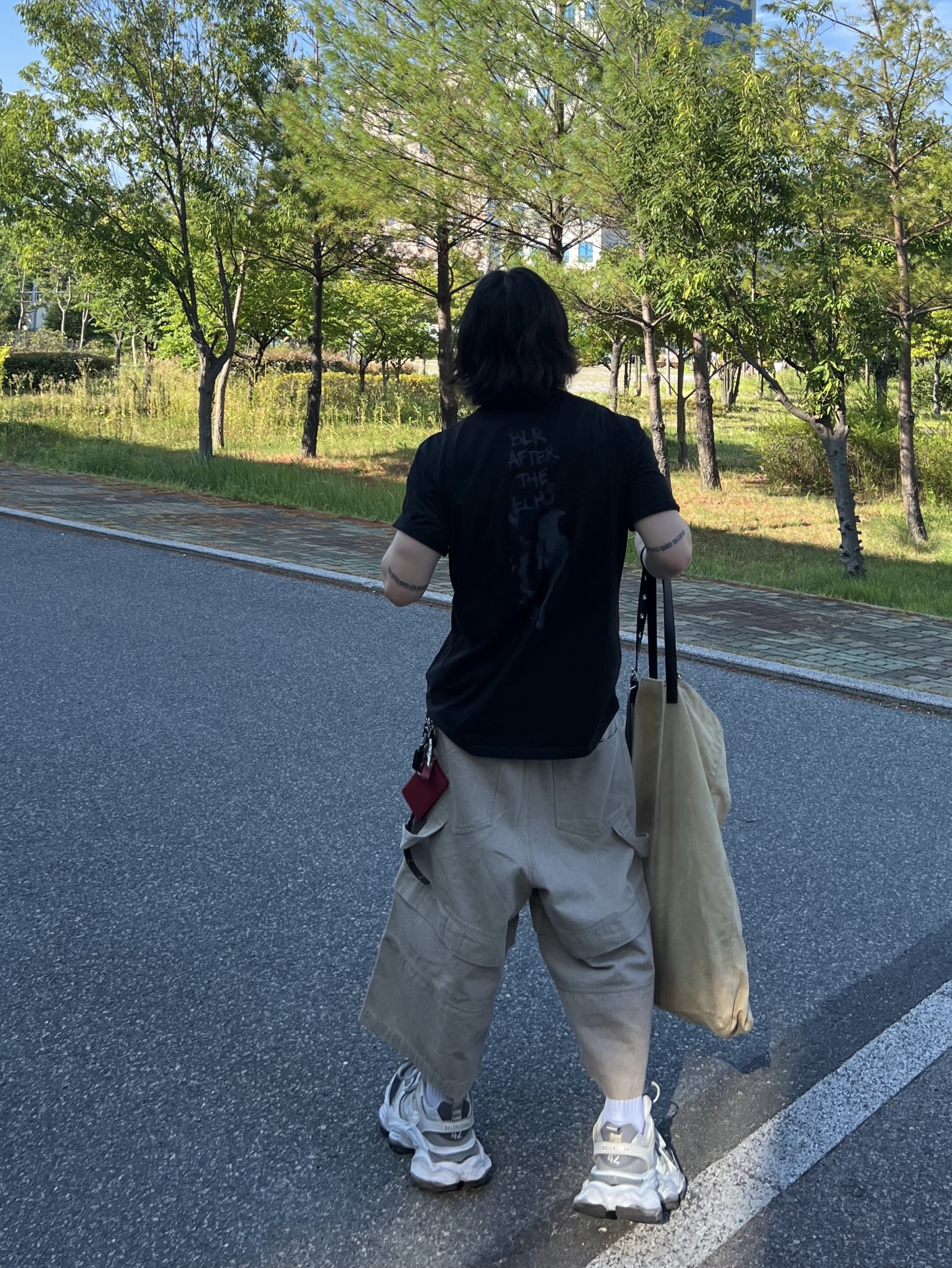 Balenciaga Cargo Sneakers White Grey, Hono Report Leaf Bracelet 착용 스타일 - 10