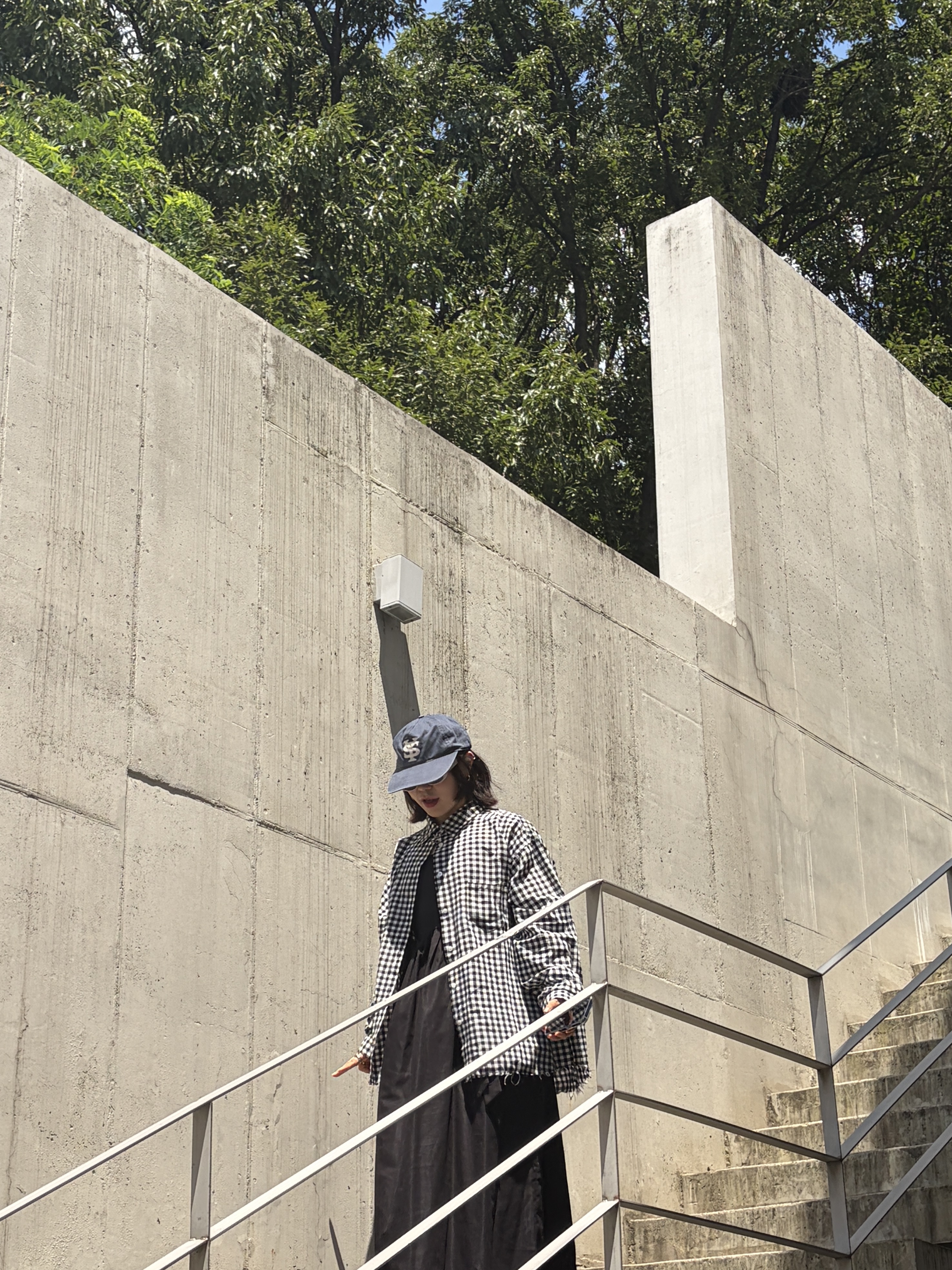 [예약 배송] Sunday Ceremony Sy Logo 5 Panel New Cotton Cap - Light Navy 착용 스타일 - 1