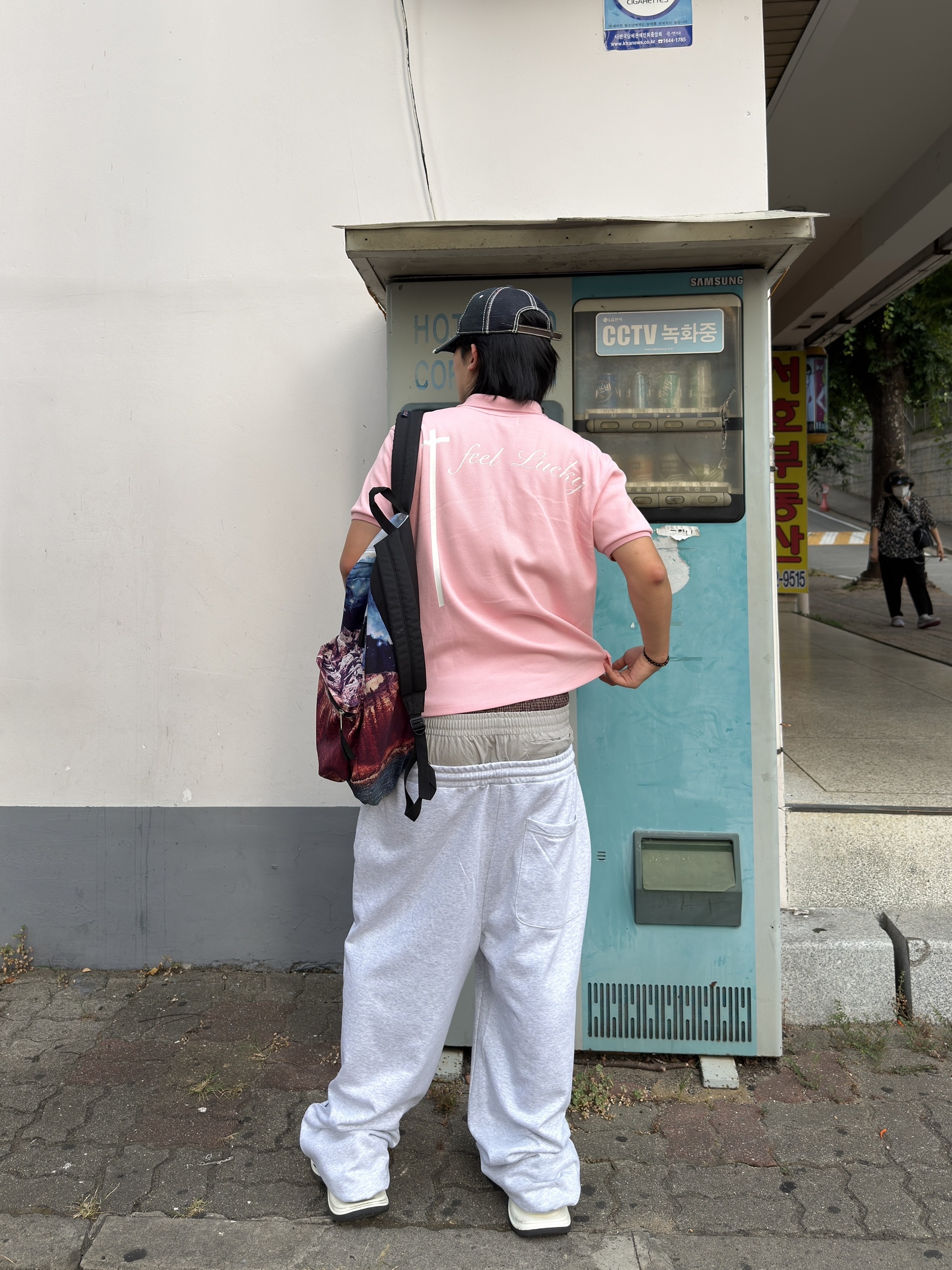 Protocol Index 3 Layered Sweatpants Oatmeal Melange, Supreme x True Religion Mesh Back 6-Panel Dirty Indigo - 25FW 착용 스타일 - 3