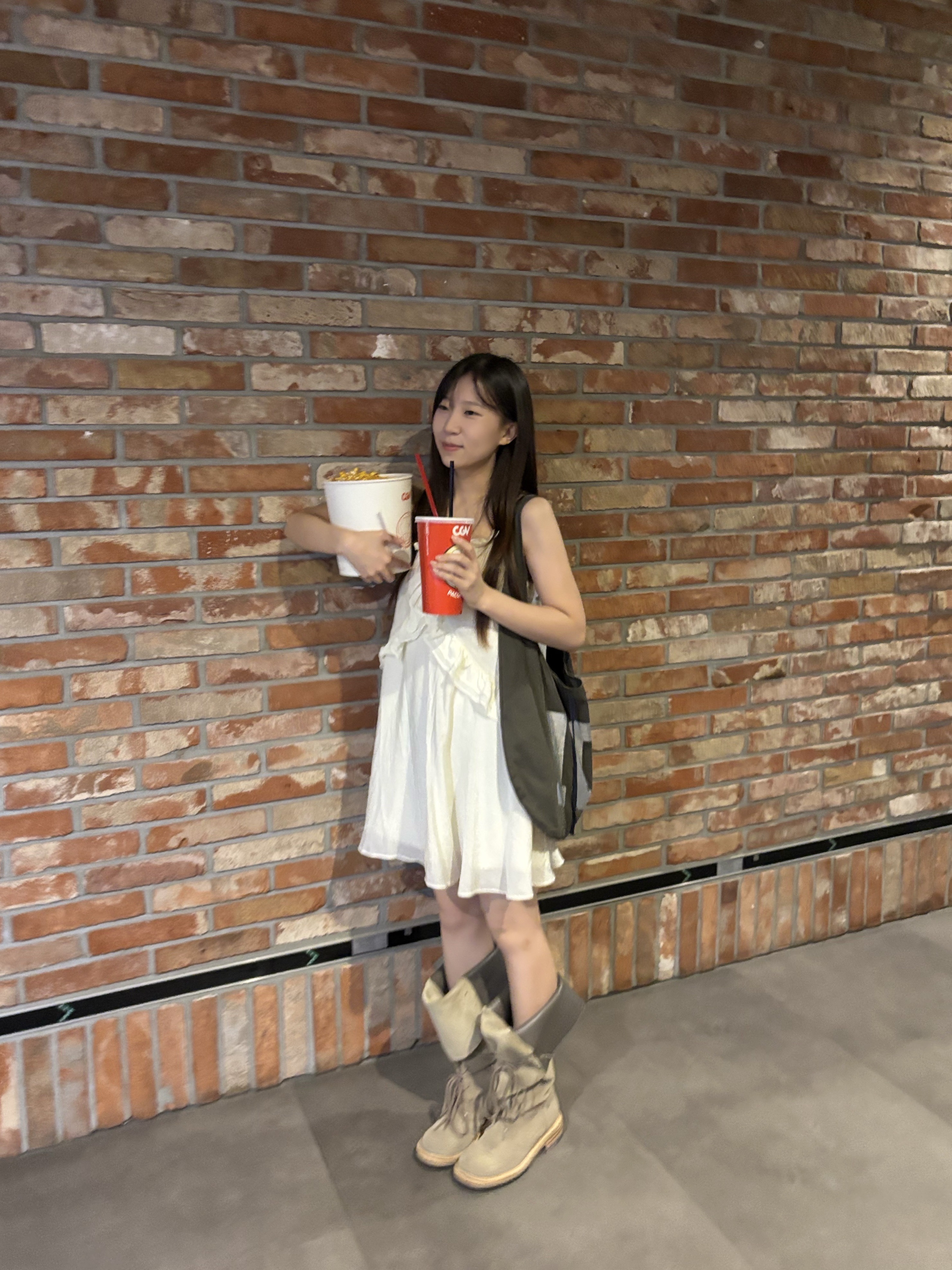 [6% 적립] NegativeThree Folded lace-up long boots Sand 착용 스타일