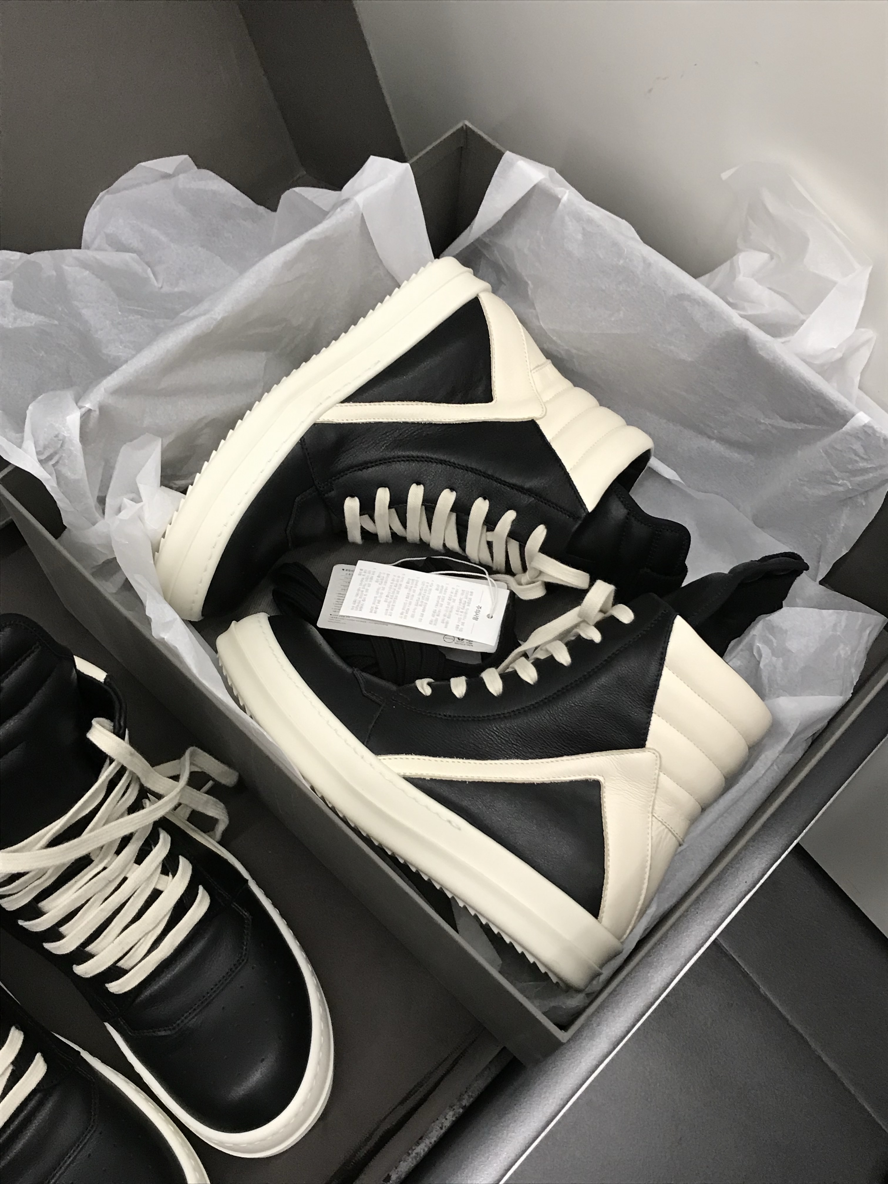 Rick Owens Temple Geobasket Sneakers Black Milk 착용 스타일 - 3