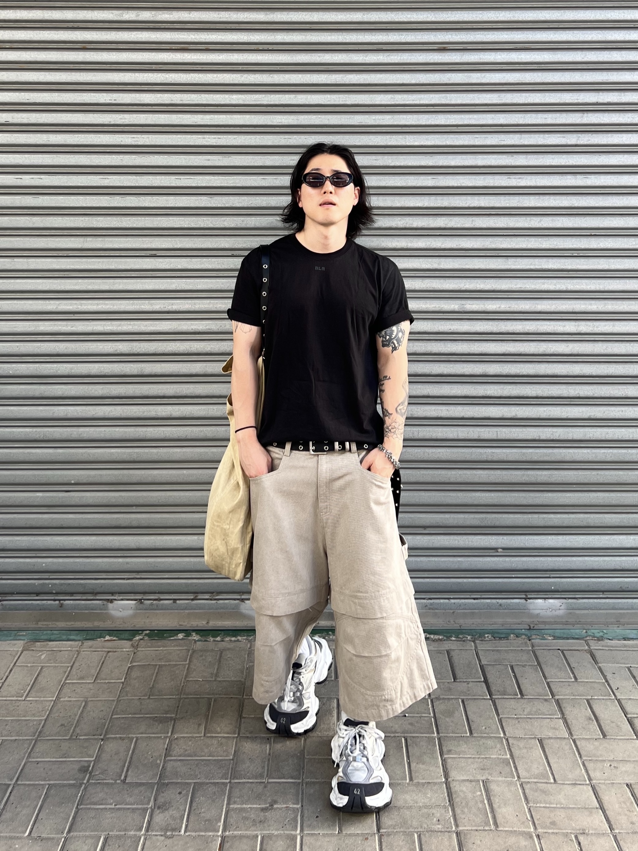 Balenciaga Cargo Sneakers White Grey, Hono Report Leaf Bracelet 착용 스타일 - 1
