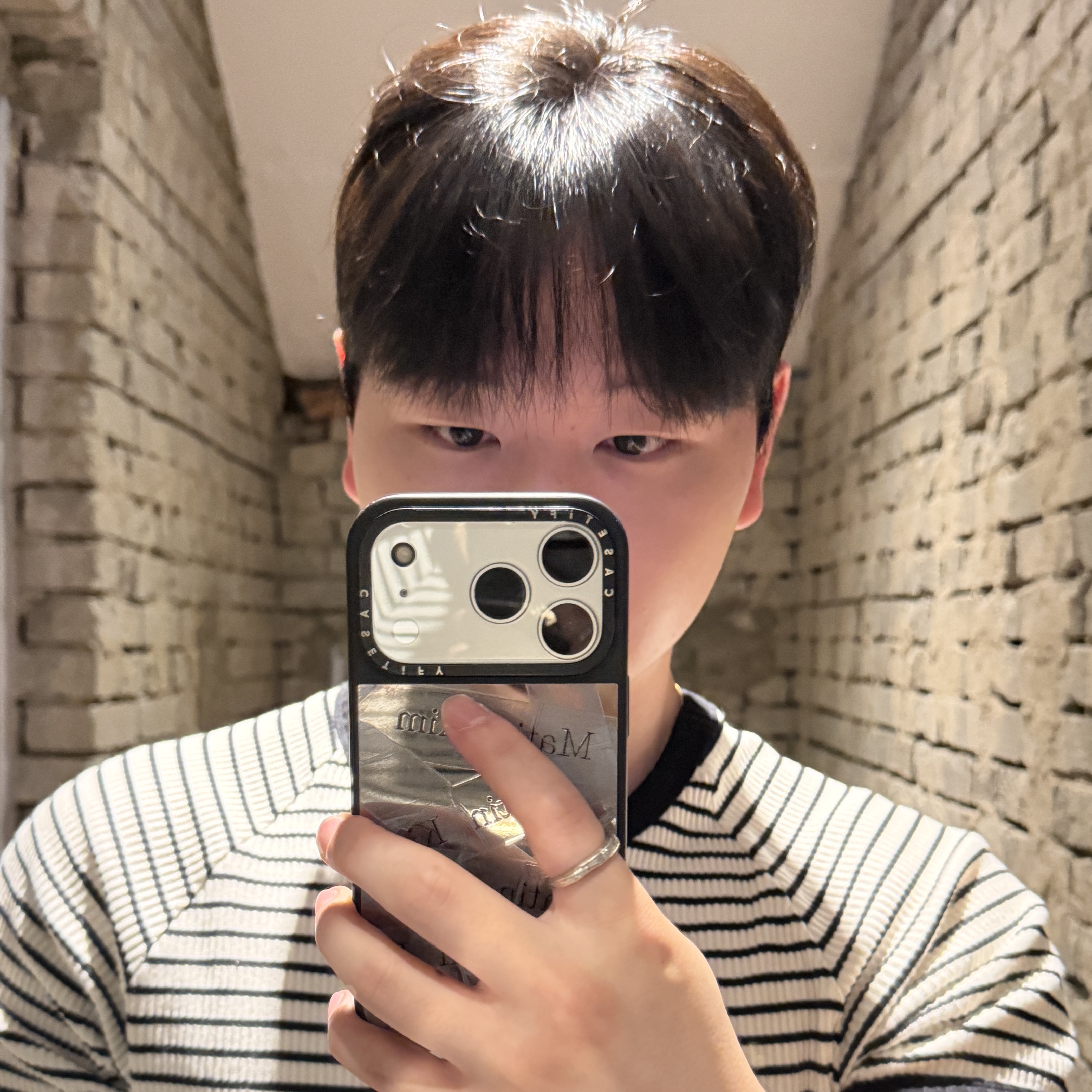 Quarqor #3106 Ring, Castify x Matin Kim iPhone Tape Magsafe Compatible Mirror Case Silver Mirror Black Bumper 착용 스타일