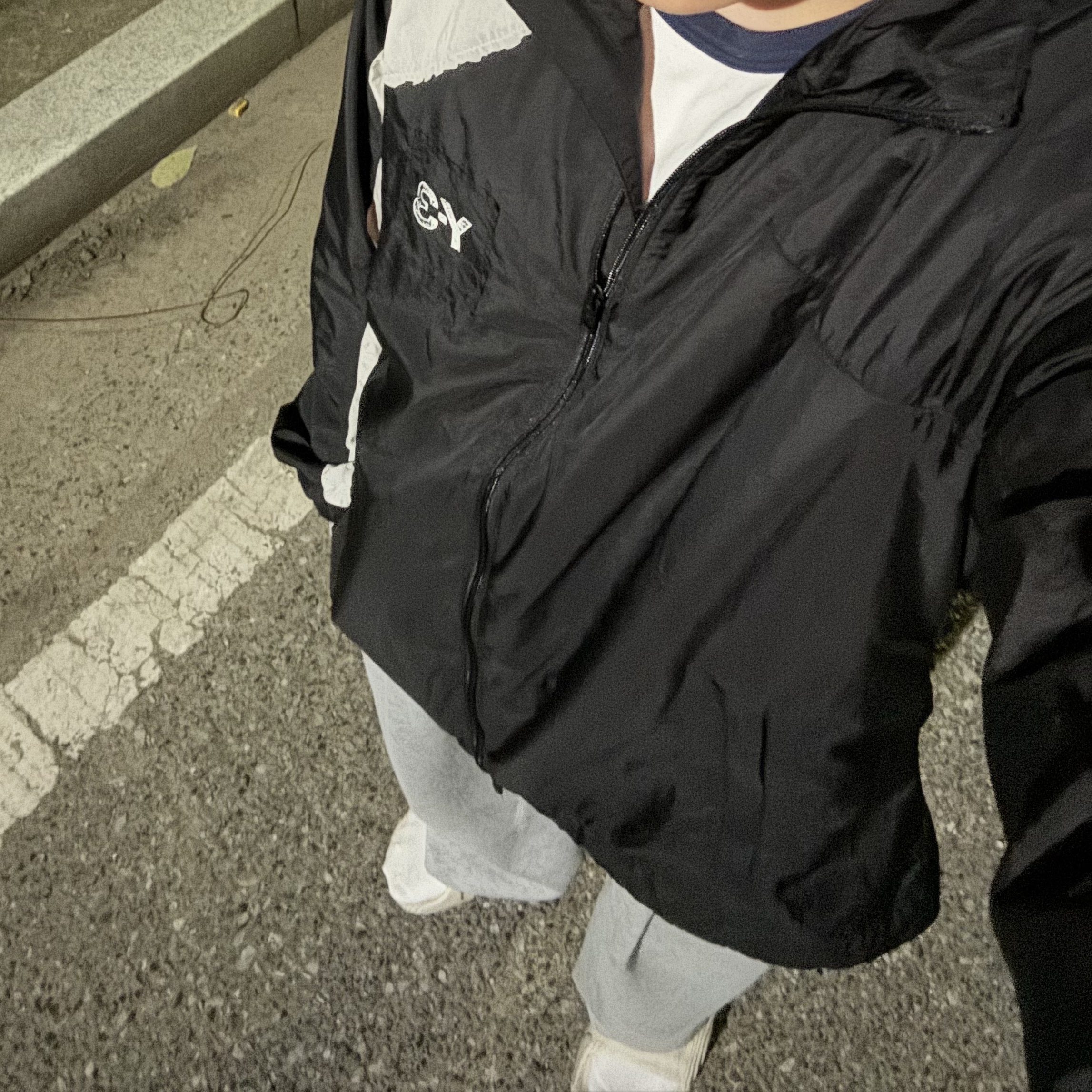 Y-3 Raw Edge 3-Stripes Nylon Shell Jacket Black 착용 스타일 - 1