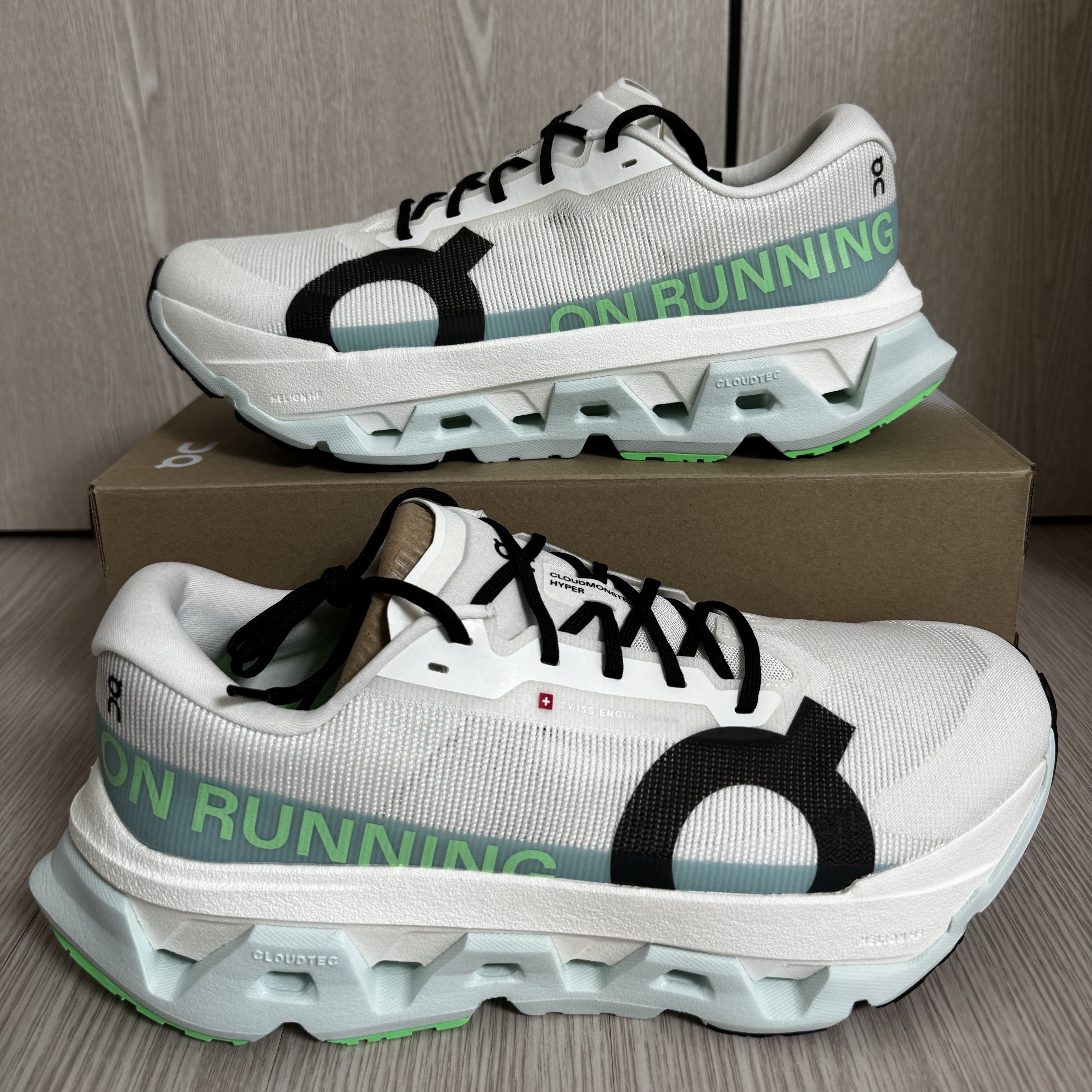 On Running Cloudmonster 3 Hyper Ivory Flurry 착용 스타일 - 4