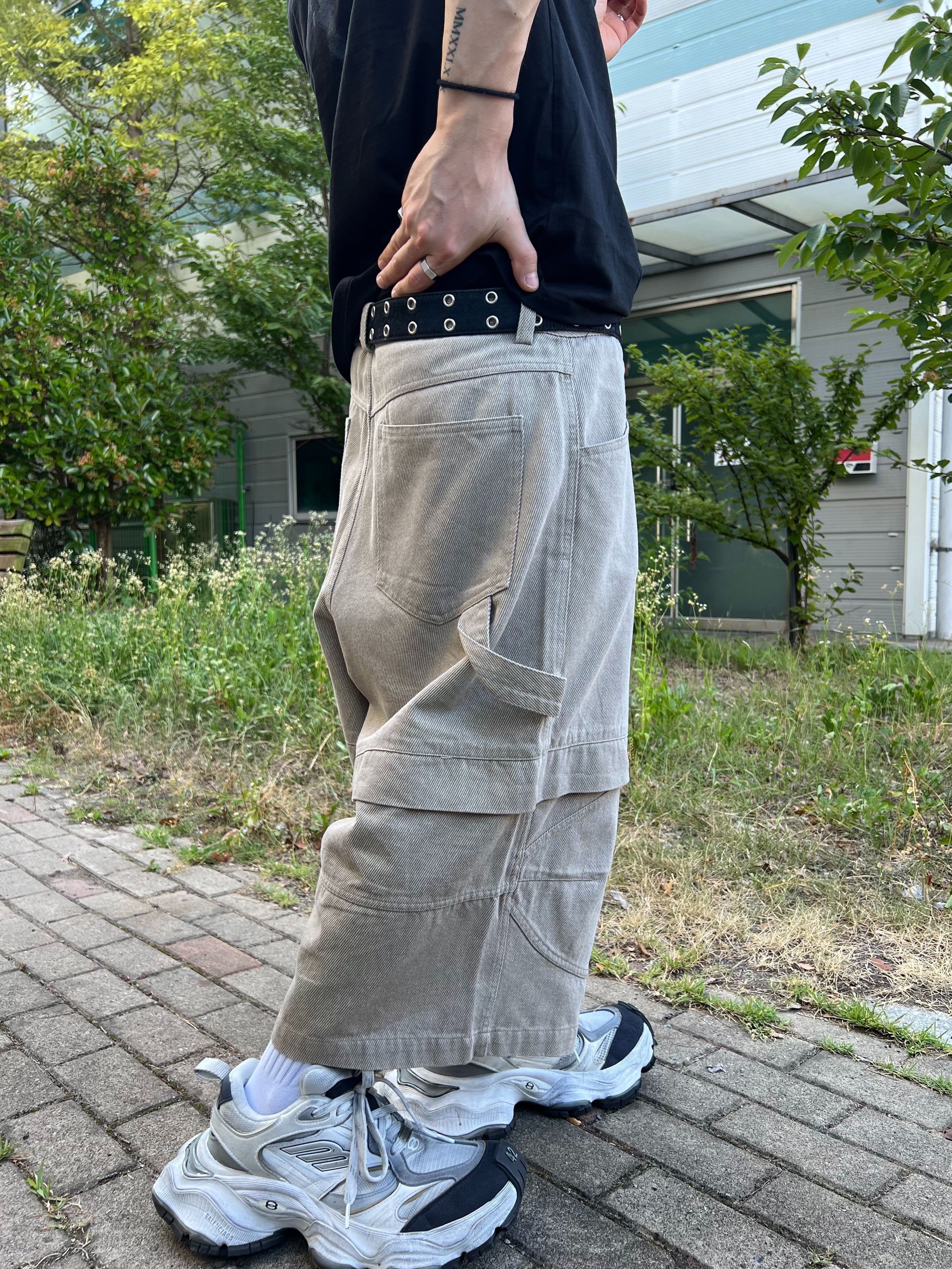 Balenciaga Cargo Sneakers White Grey, Hono Report Leaf Bracelet 착용 스타일 - 9