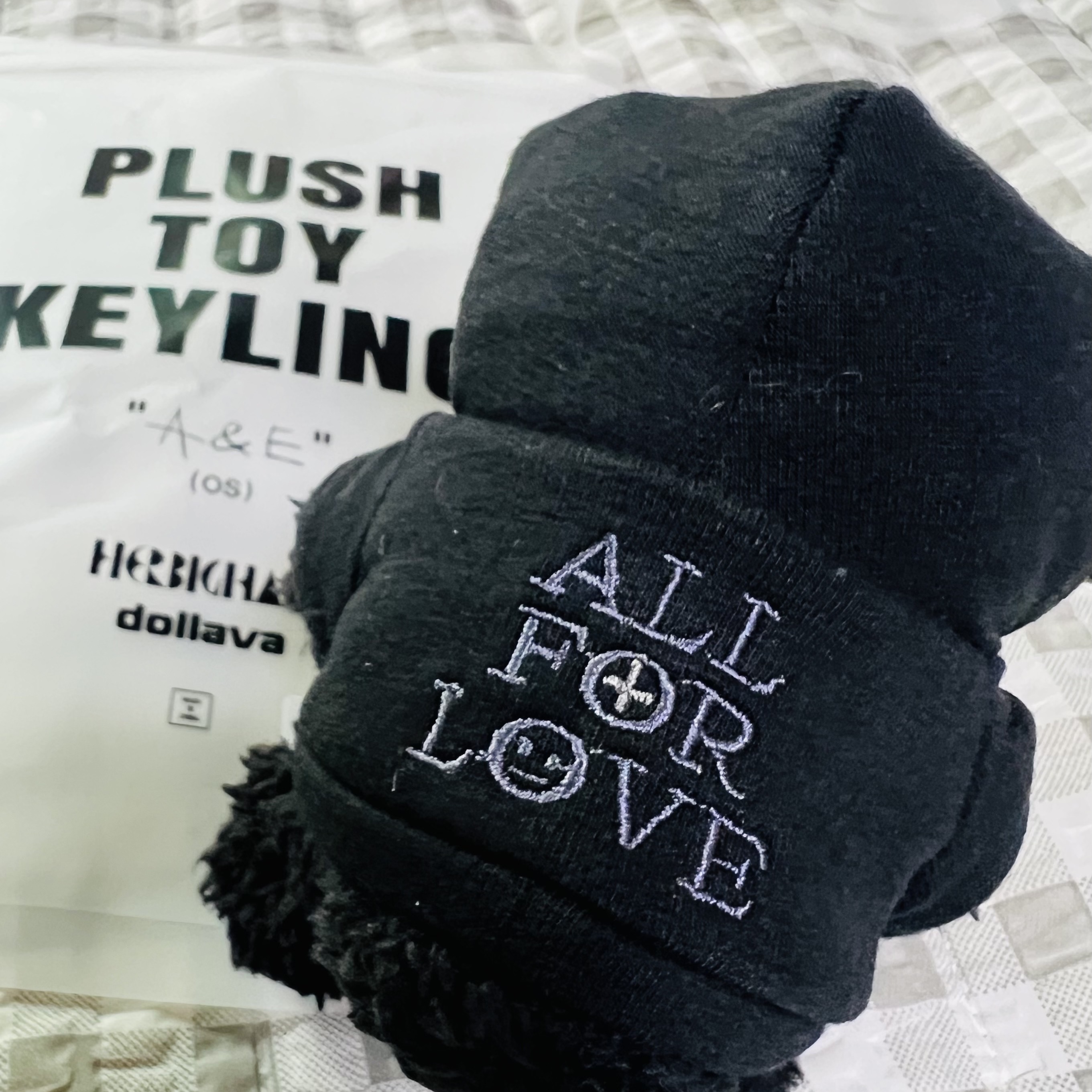 [프리오더] BLACK_ I LOVE ME BEAR KEYLING 착용 스타일 - 2