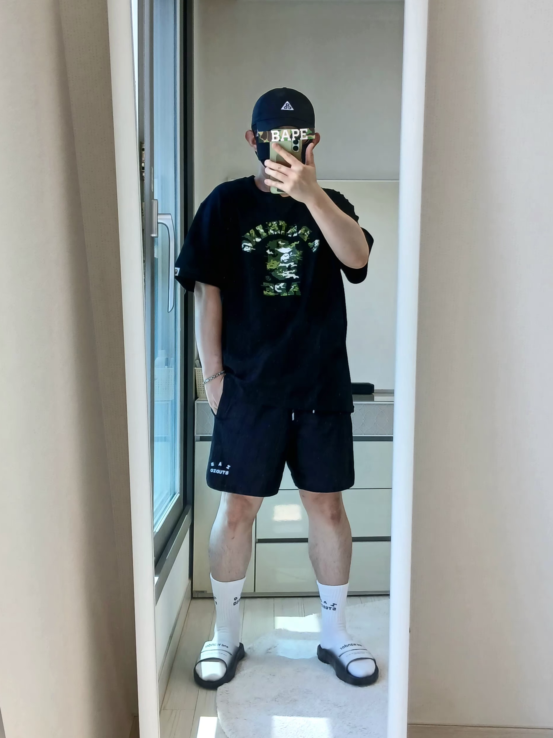 Nike ACG Trail Cap Black, IAB Studio IAB Shorts Black 착용 스타일 - 5