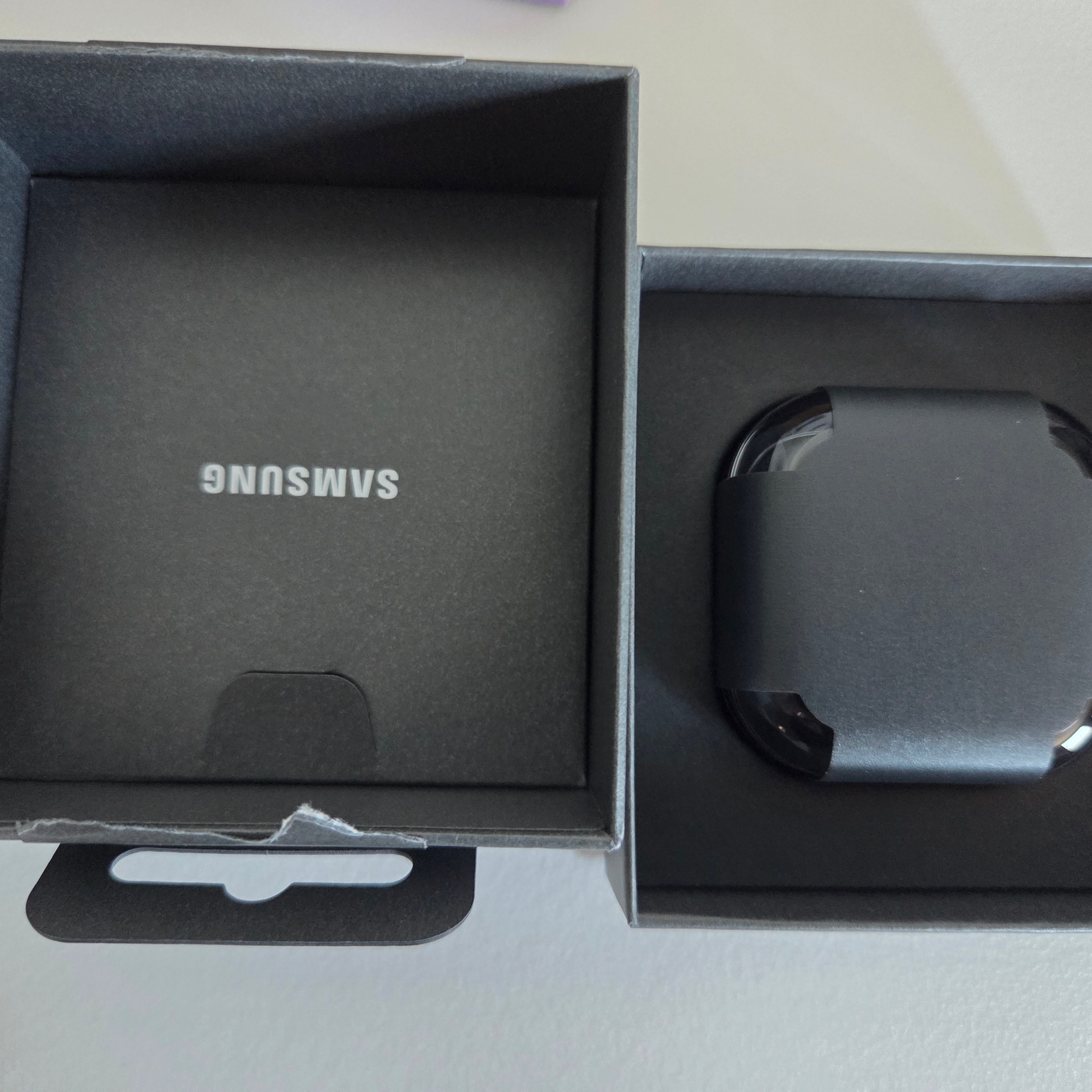 Samsung Galaxy Buds4 Pro Black (Korean Ver.) 착용 스타일 - 2