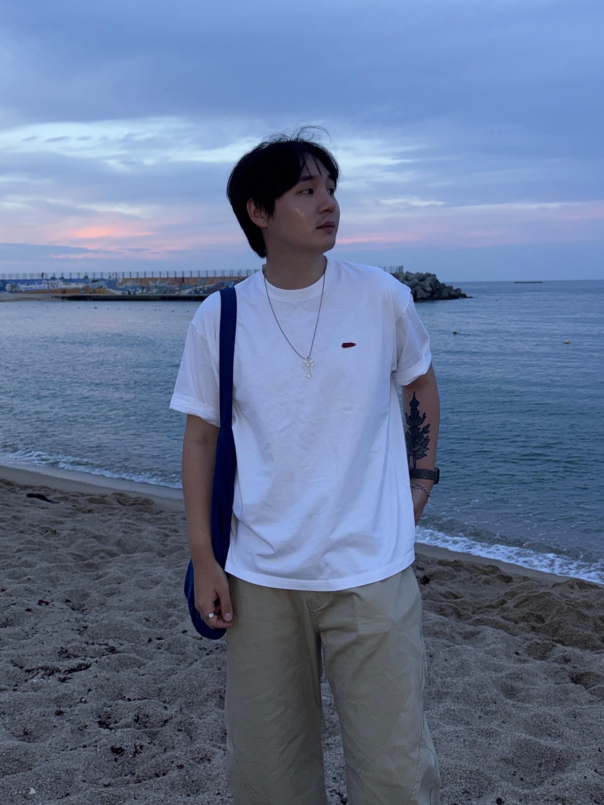 AKRYL Jersey Tee White - 26FW, Chrome Hearts Silichrome CH Cross Pendant Clear 2025 착용 스타일 - 2