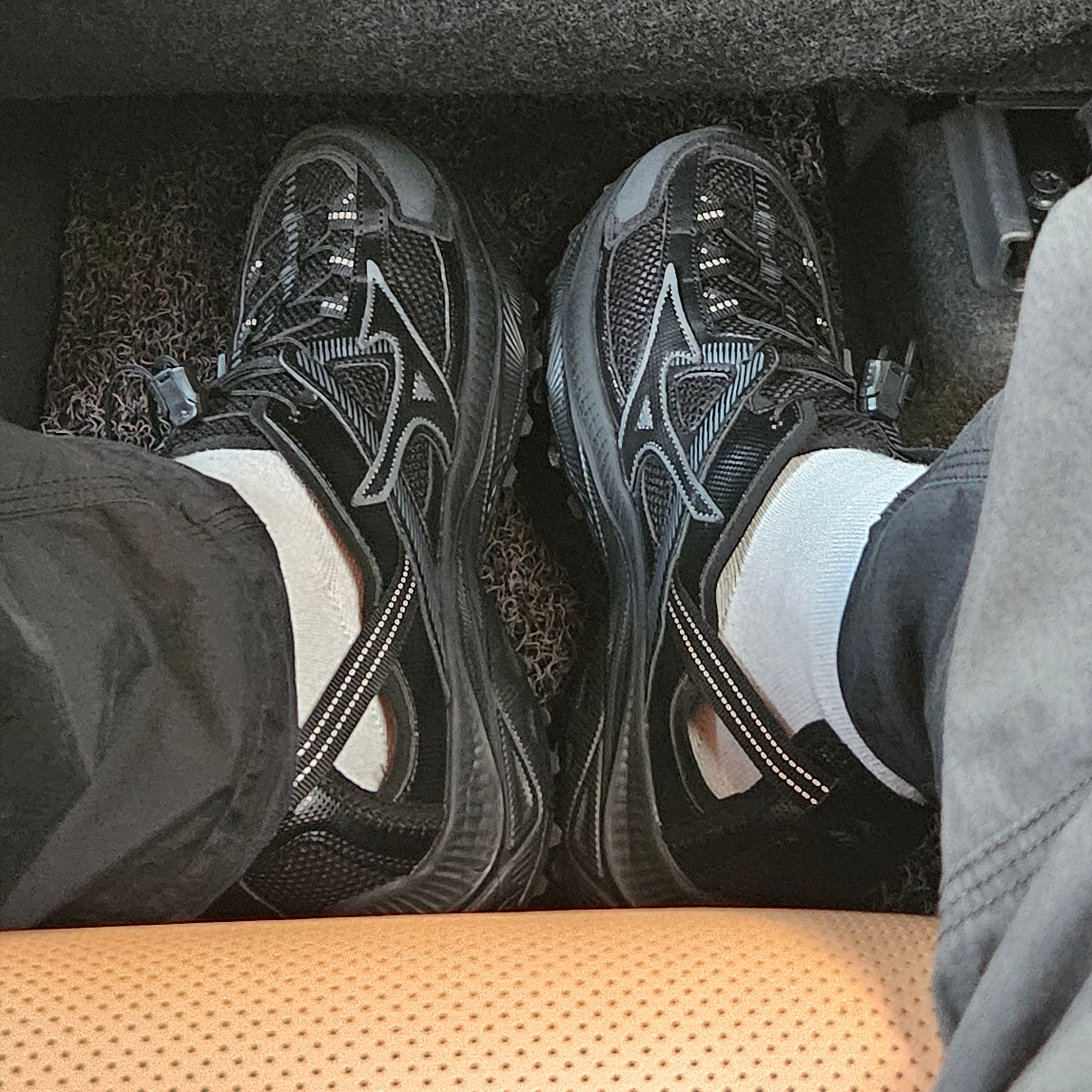 Mizuno Apex Trail Black 착용 스타일