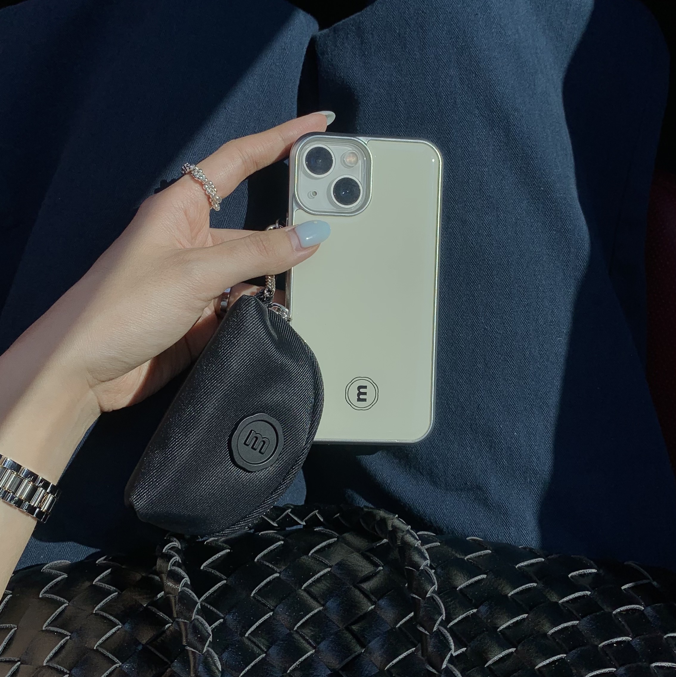 Minitmute Clo Pouch Keyring Autumn Sky, Minitmute iPhone Silver Case Butter 착용 스타일