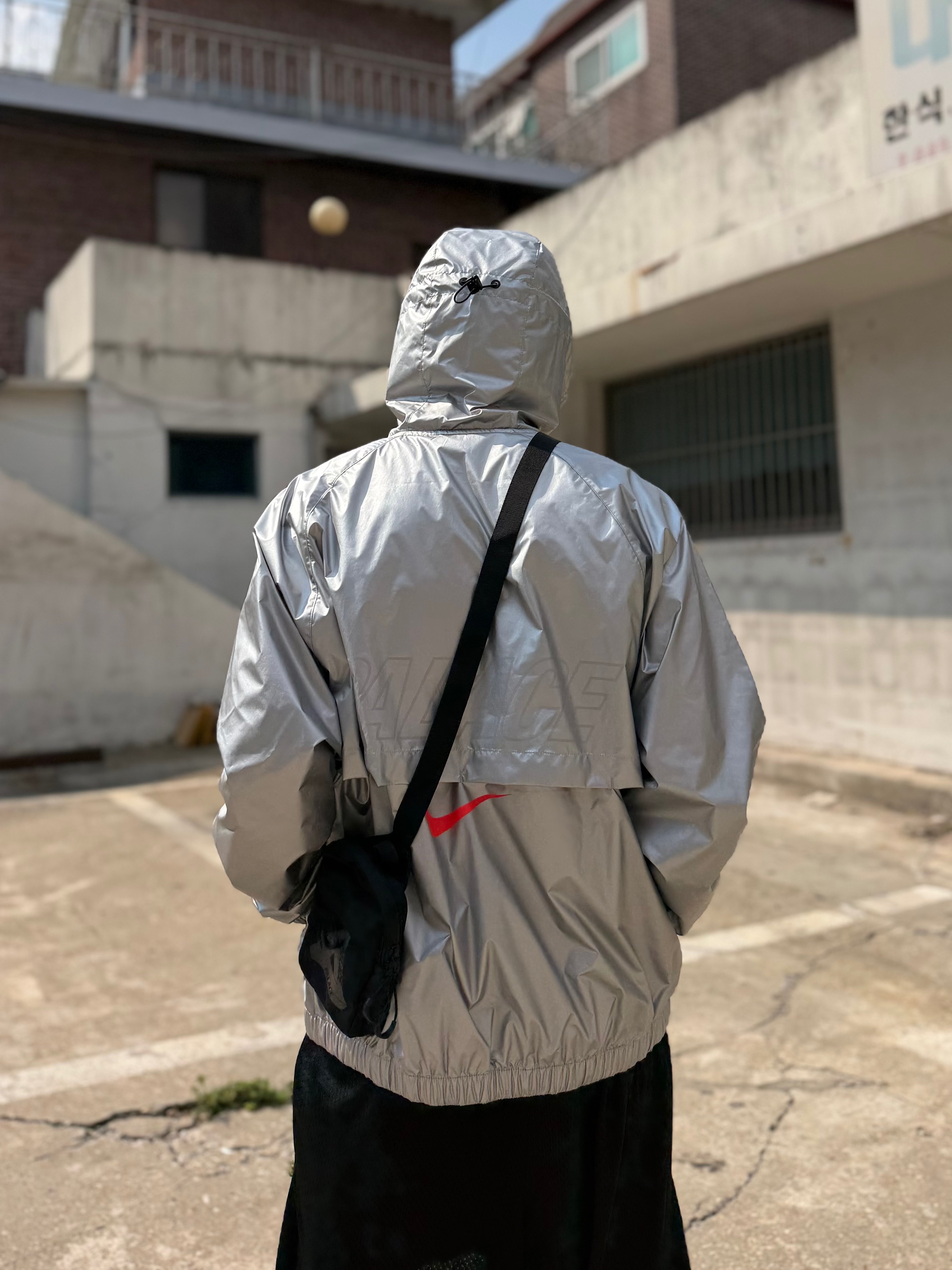 Palace x Nike England Dri-Fit Academy Anthem Jacket Pewter Grey Bright Crimson 착용 스타일 - 9